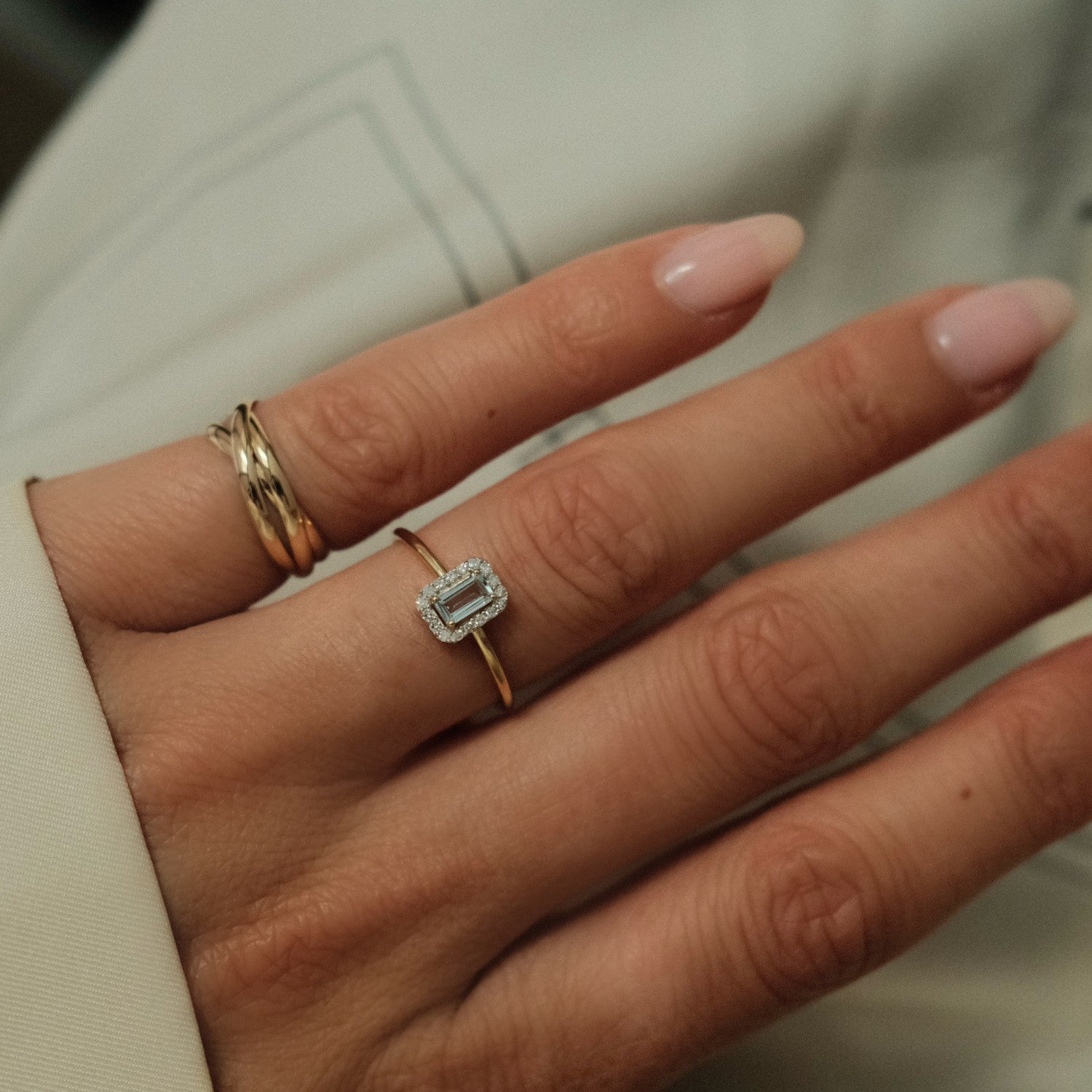 Aquamarijn halo ring