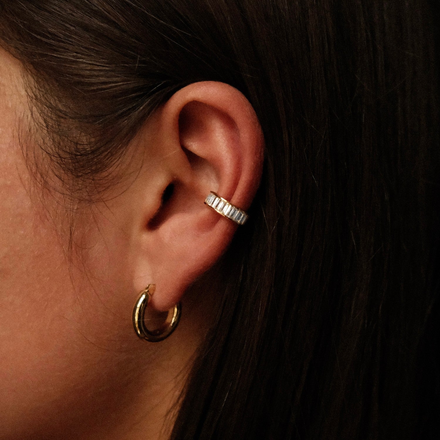 Baguette bezel ear cuff goud