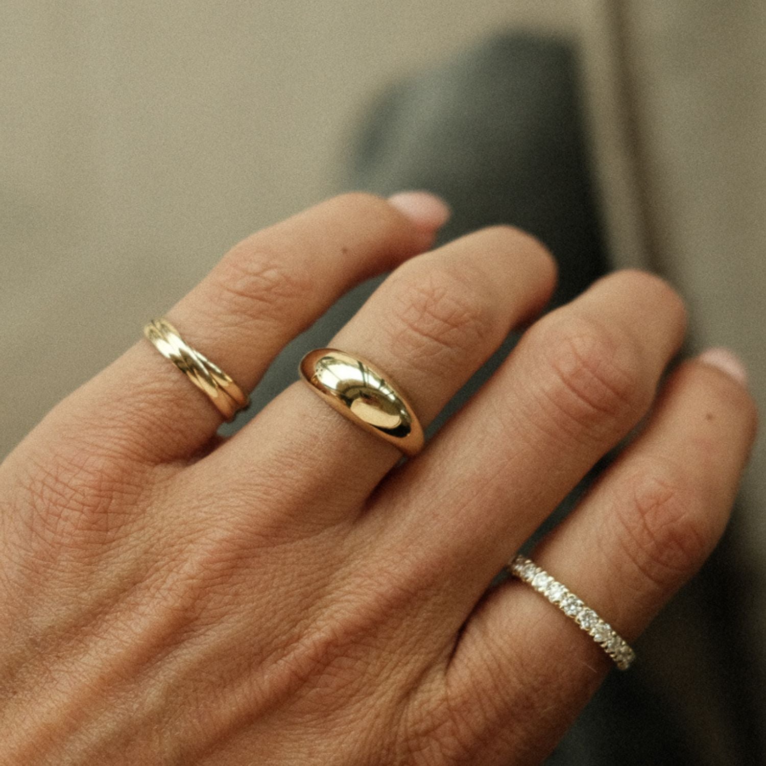 Balloon ring small gold