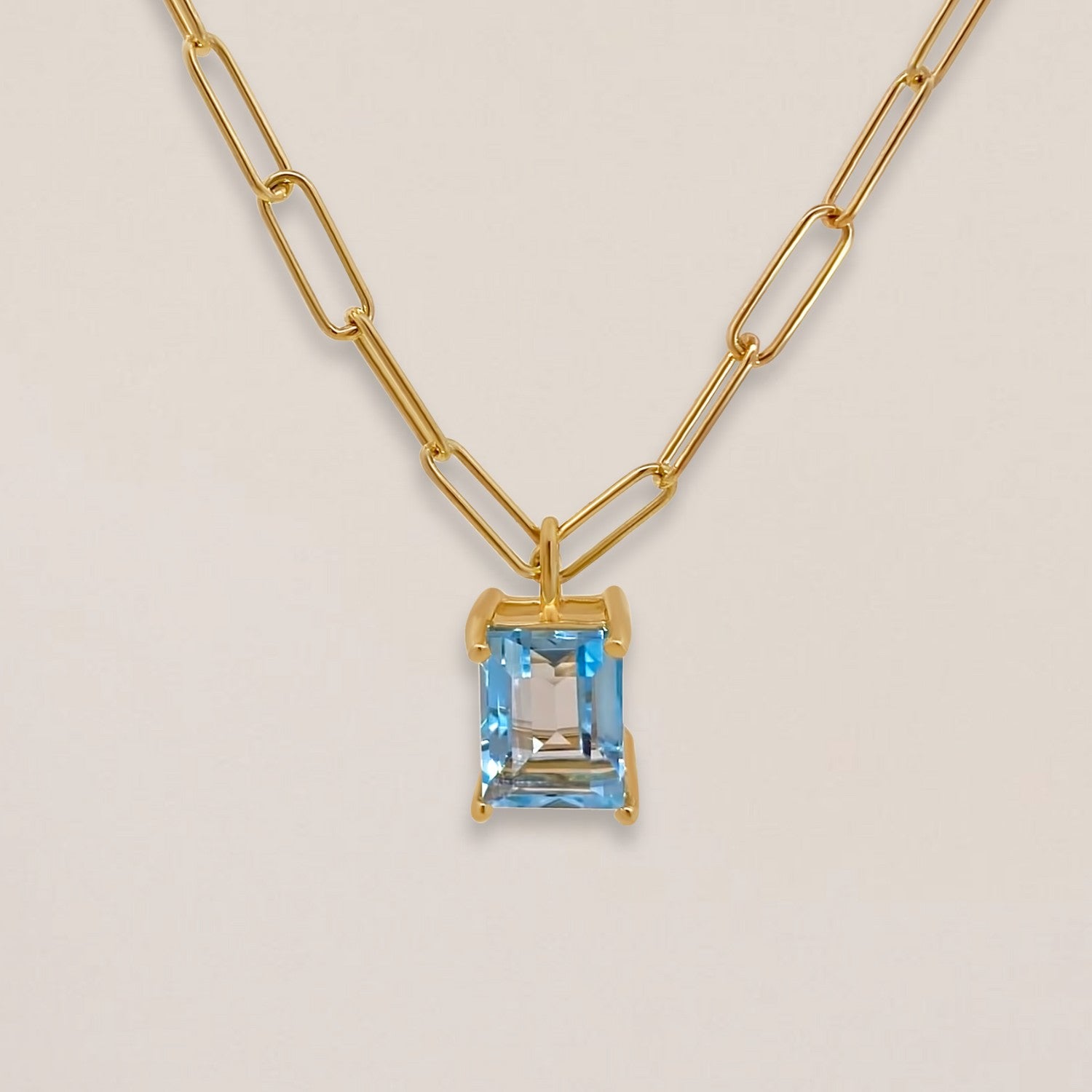 Blauwe hanger met ketting