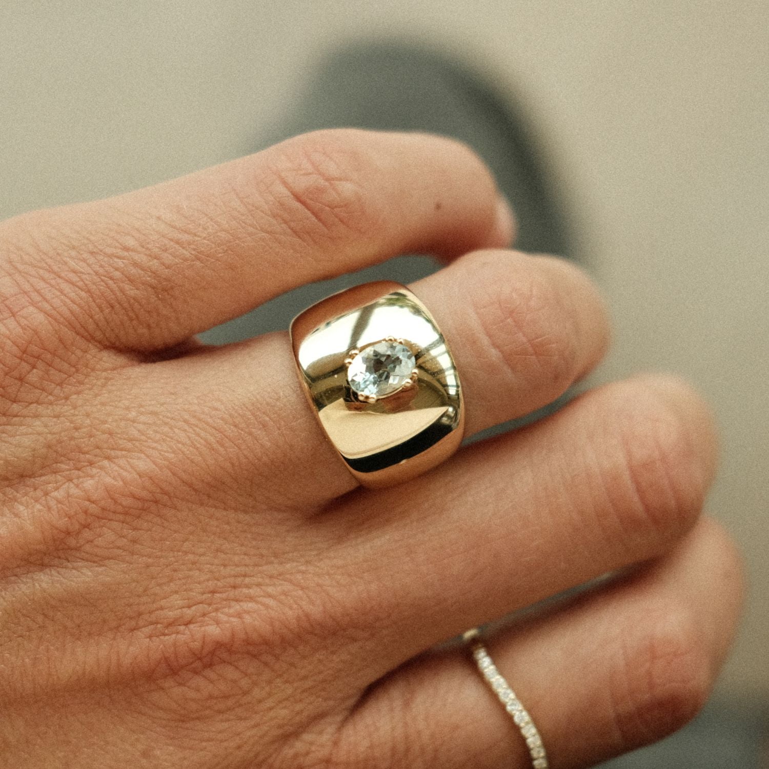 Bold Oval Aquamarine Ring Gold