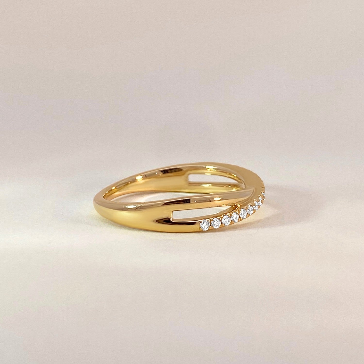 Crossover ring met diamant