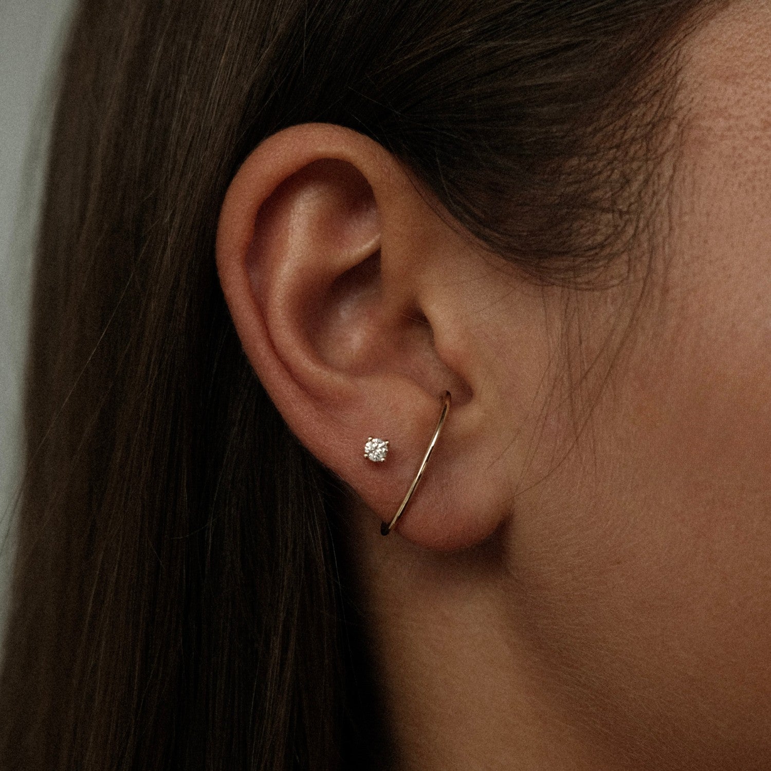 Diamanten stud en suspender