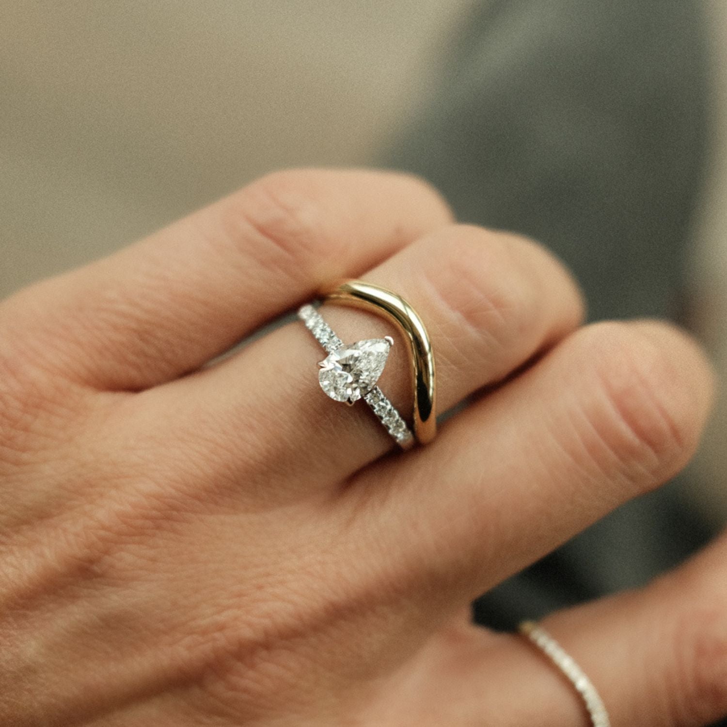 Drop Ring met Curve Ring