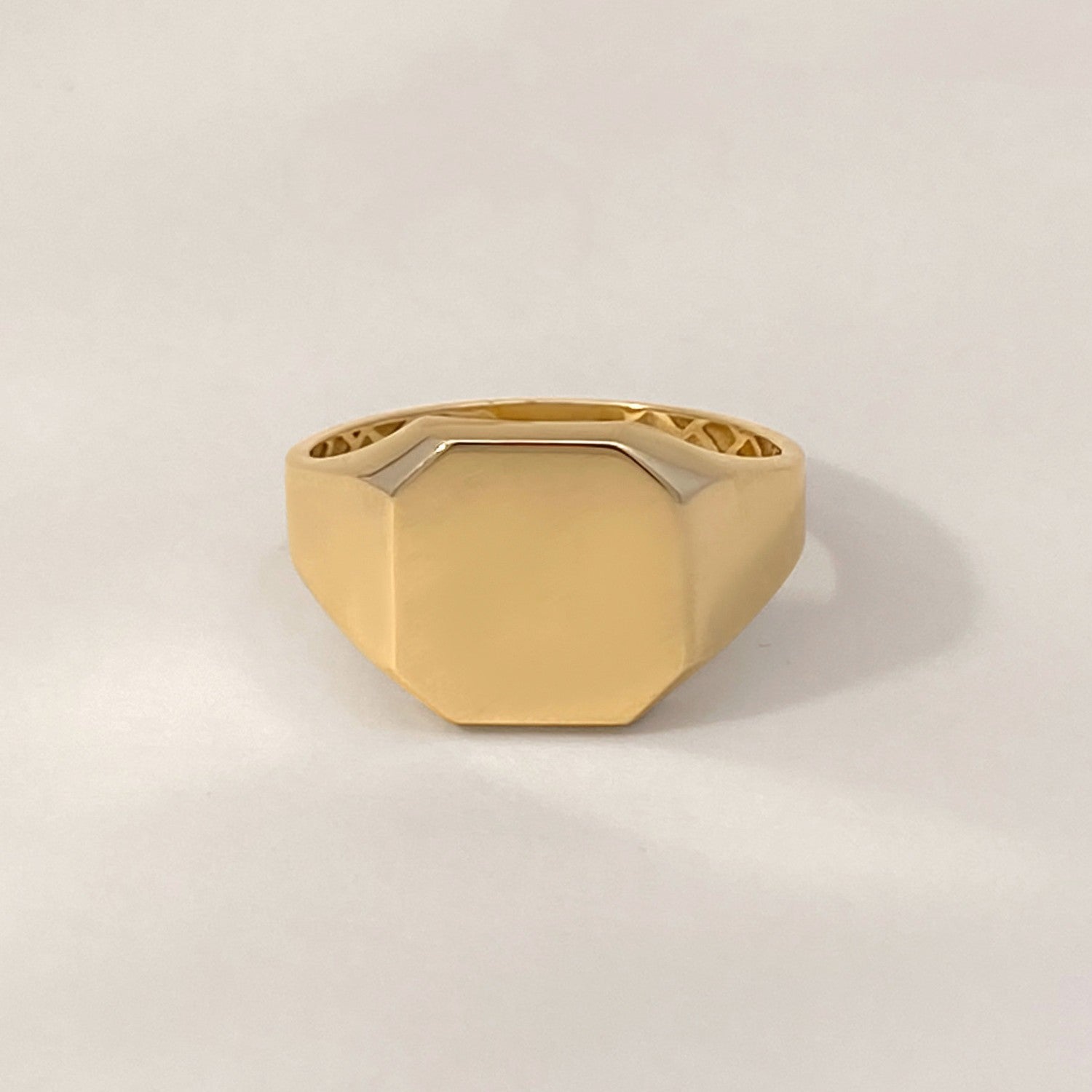 Essential Signet Ring