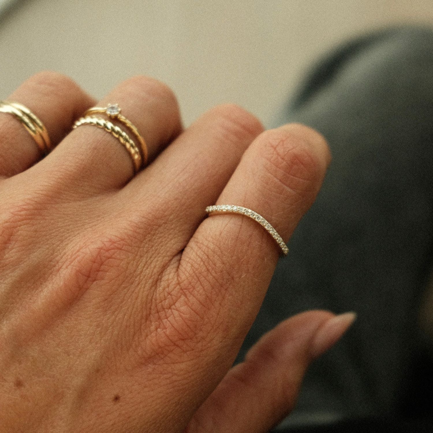 Gebogen Ring met Diamant