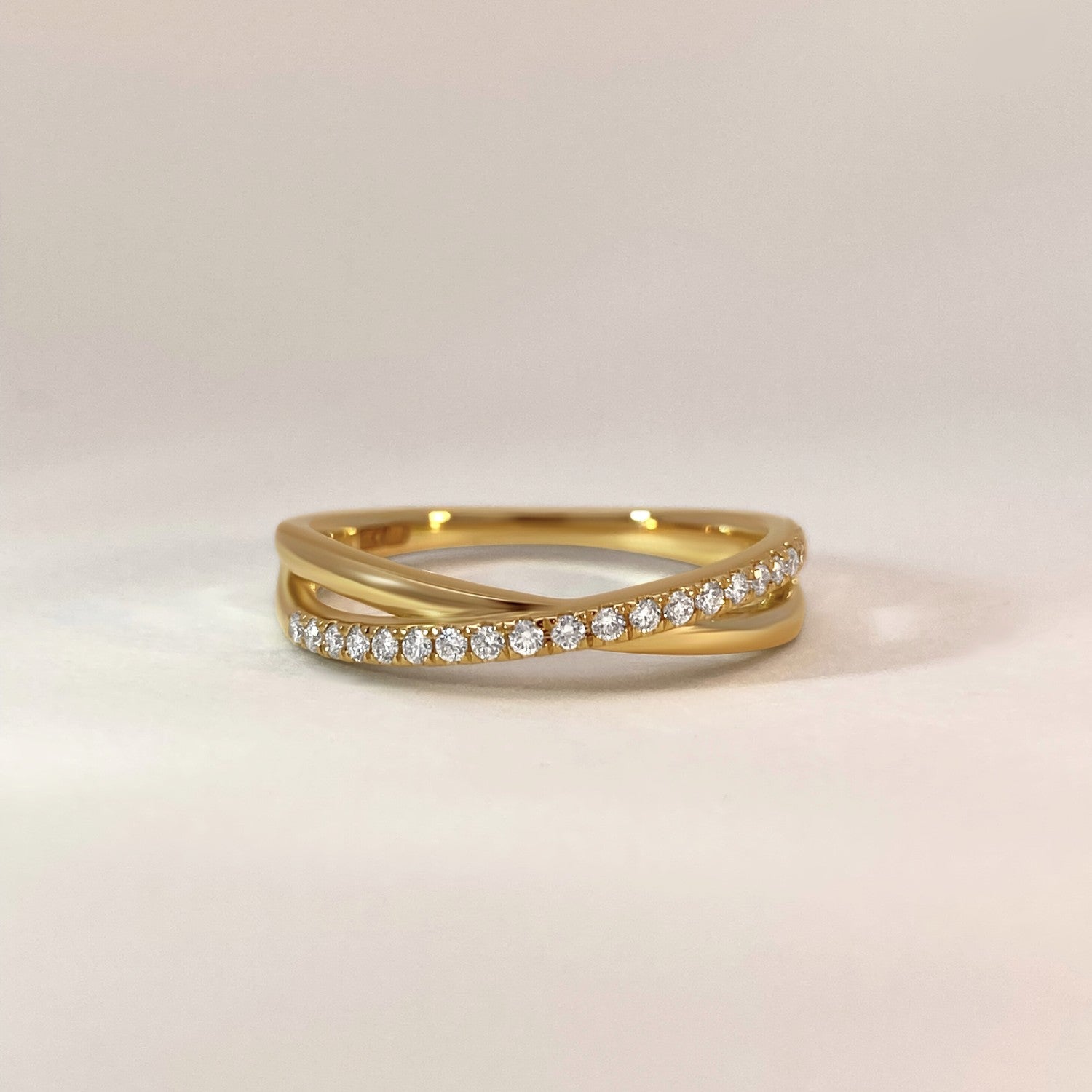 Gedraaide diamant ring