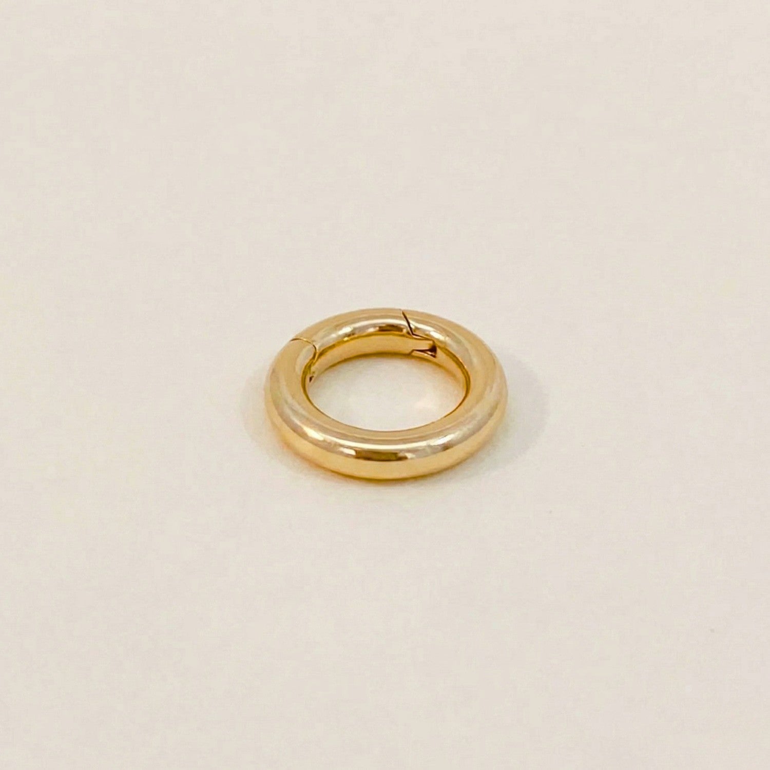 Gold Round Connector