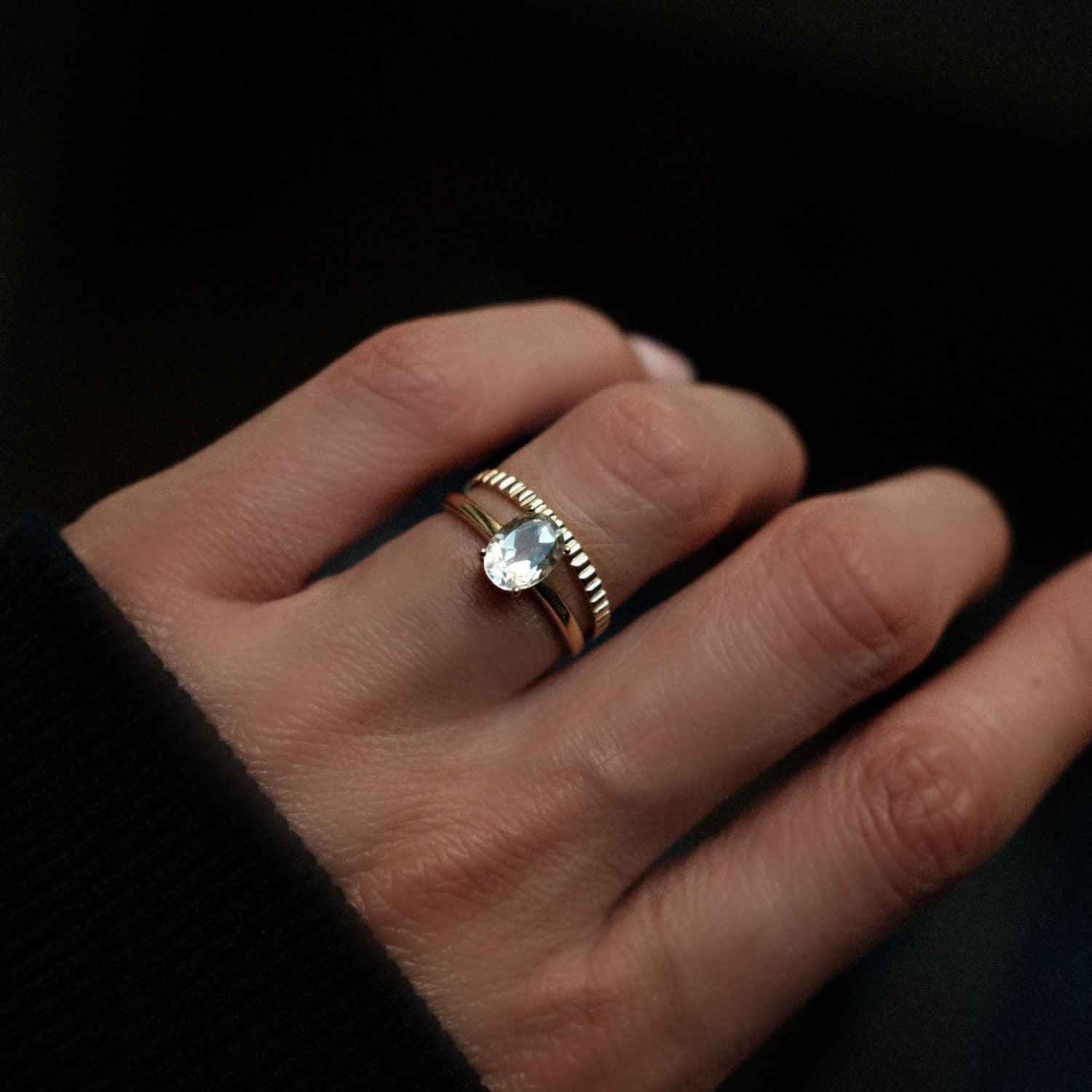 Gouden ring met ovale groene amethist