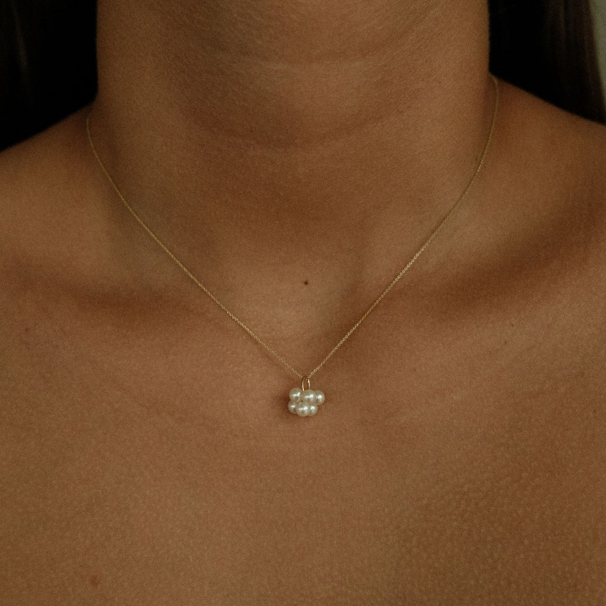 Hanger met parels aan ketting