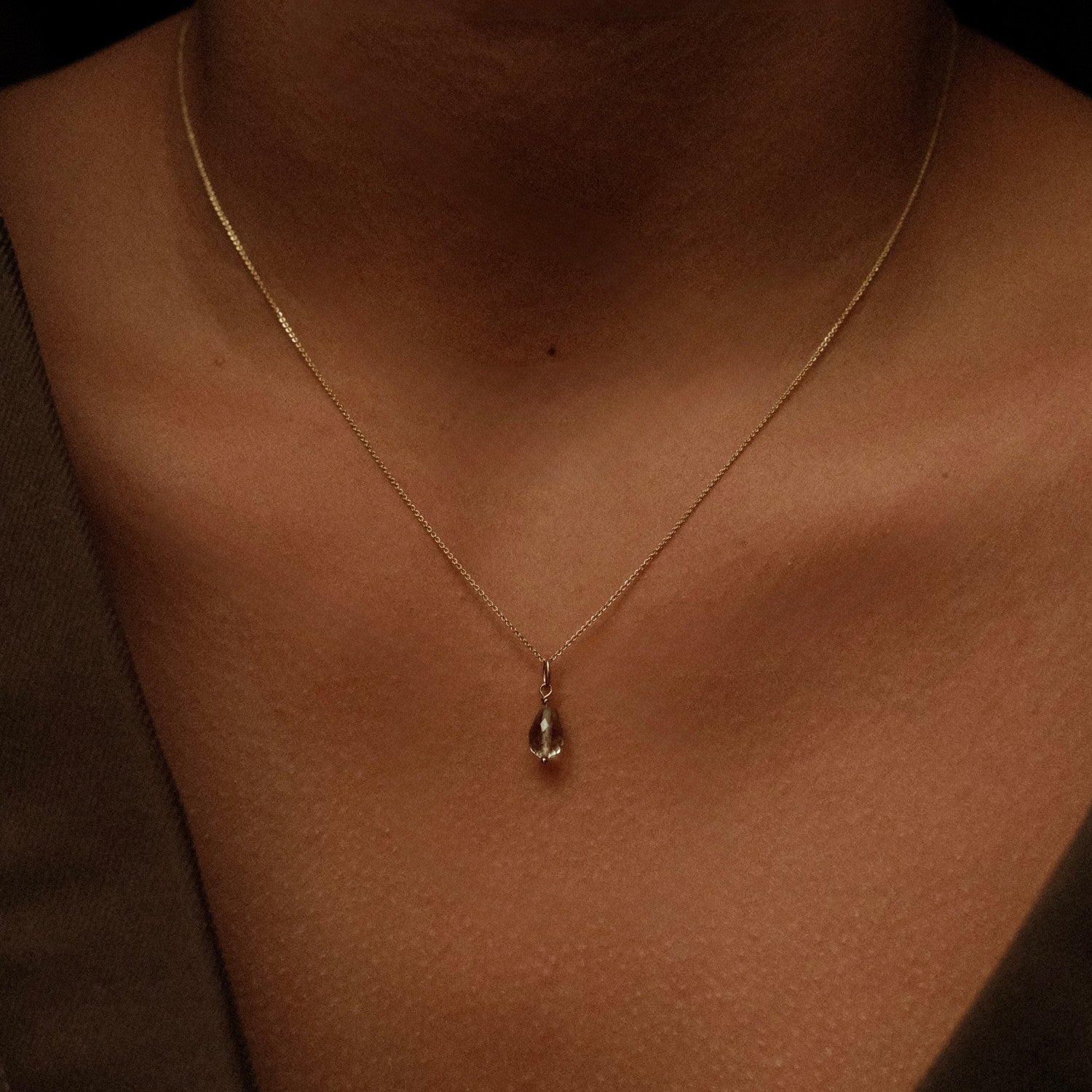 Hangertje met groene amethist