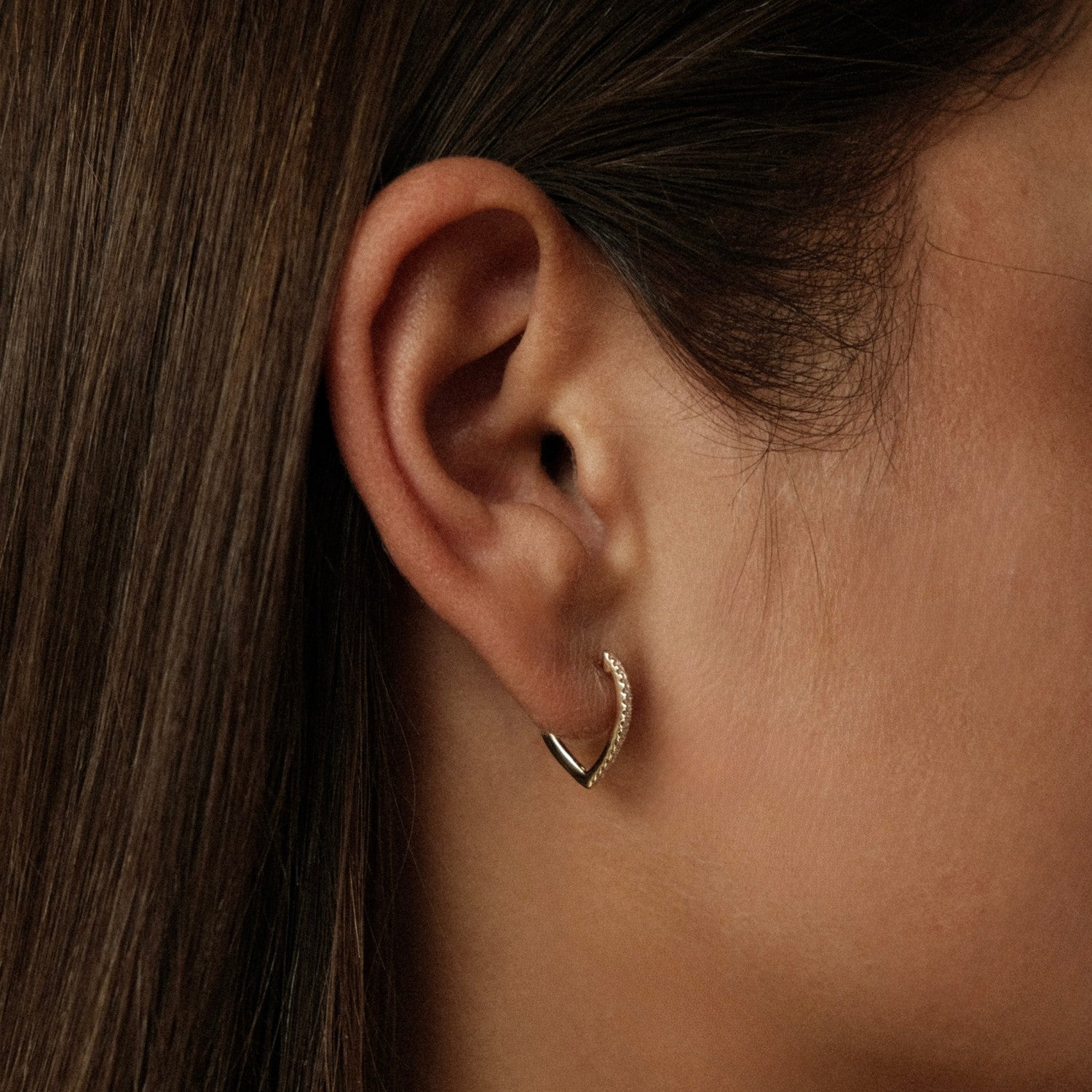 Hoekige hoops met diamant