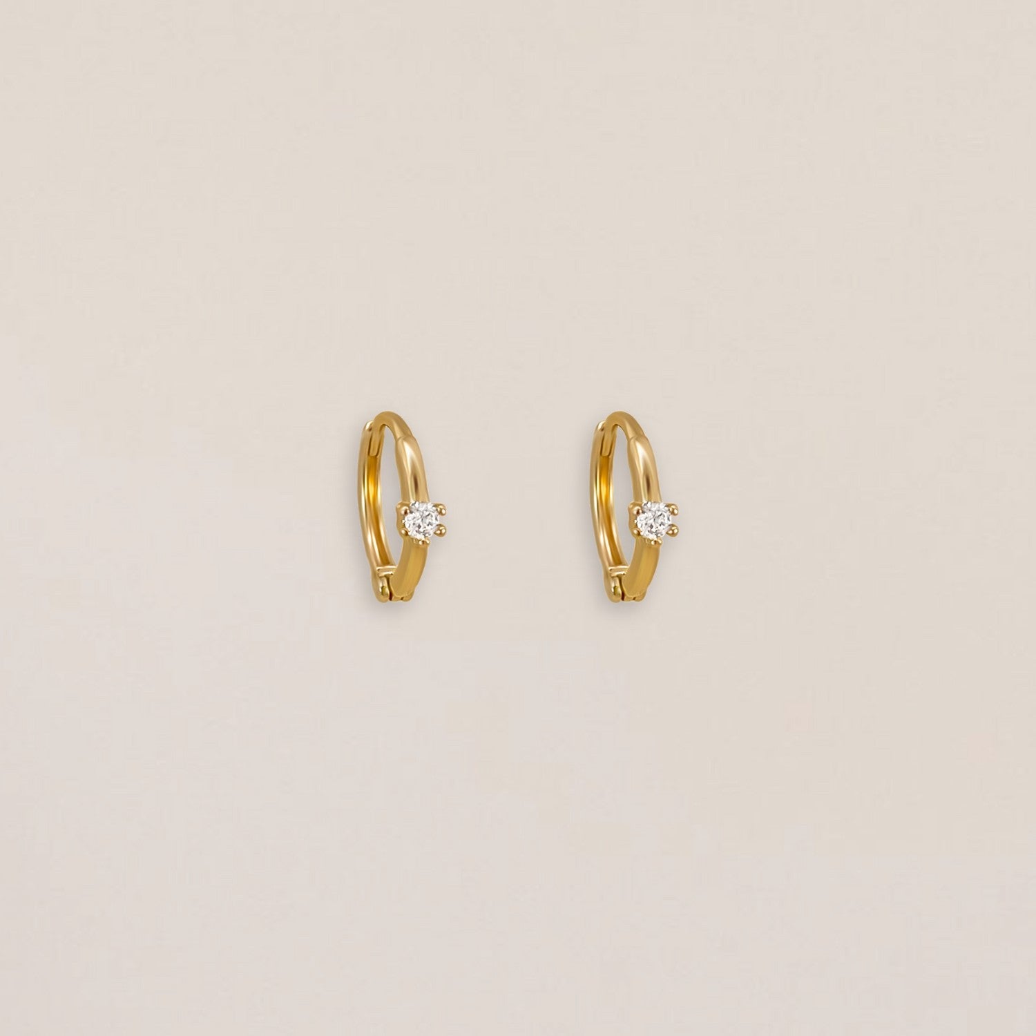 Huggies met solitair kristal