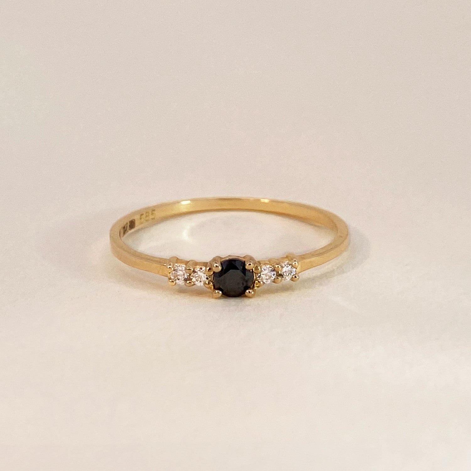 Midnight spark ring goud