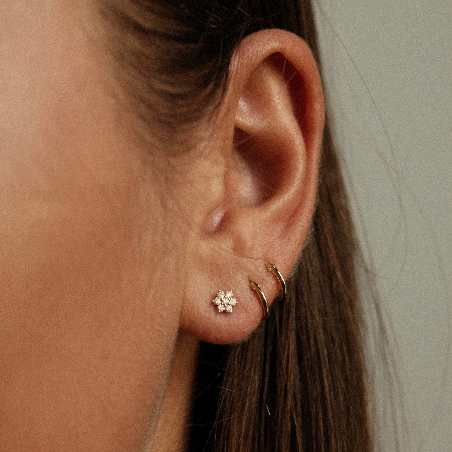 Oorknopje bloem diamant met huggies