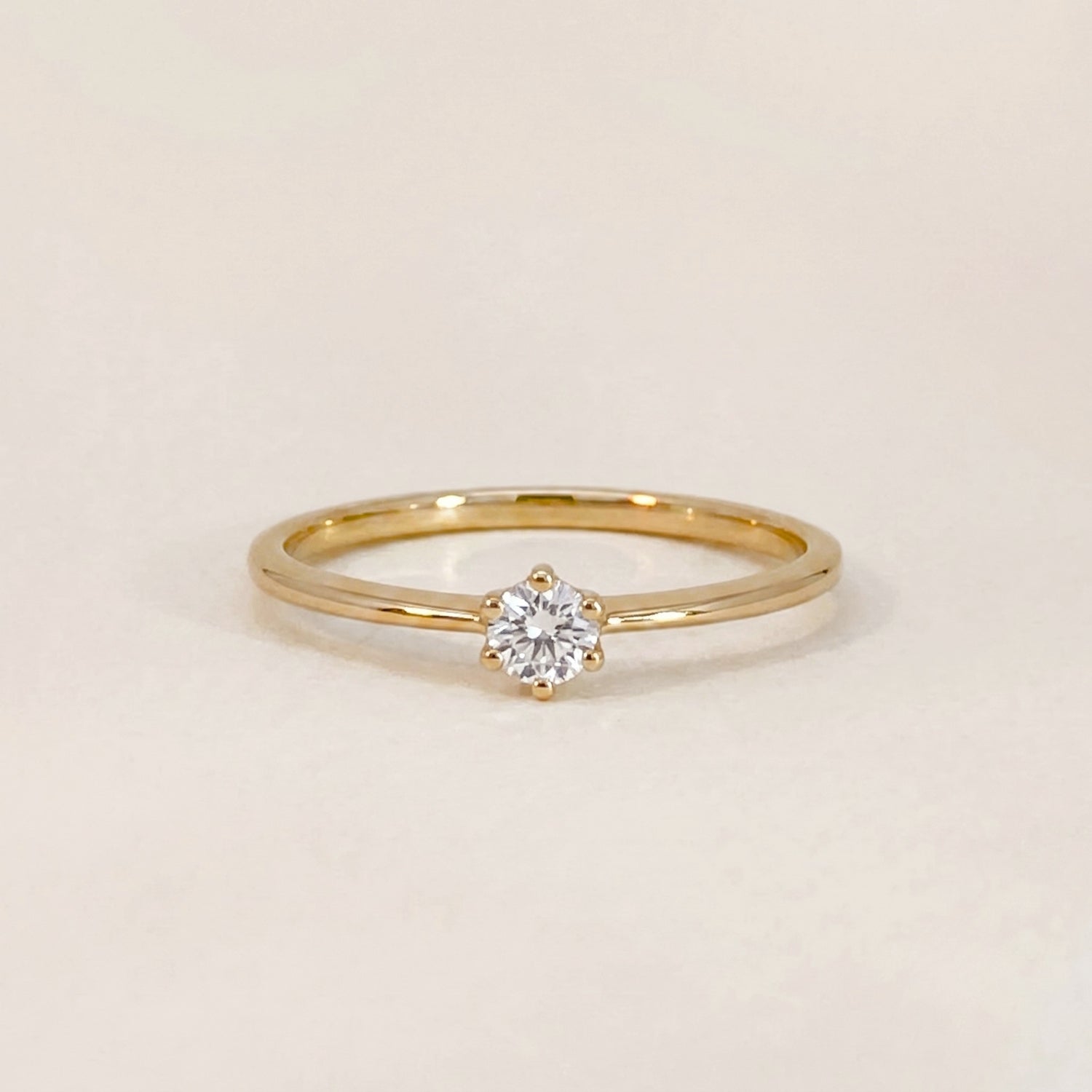 Oro Solitaire Crystal Ring