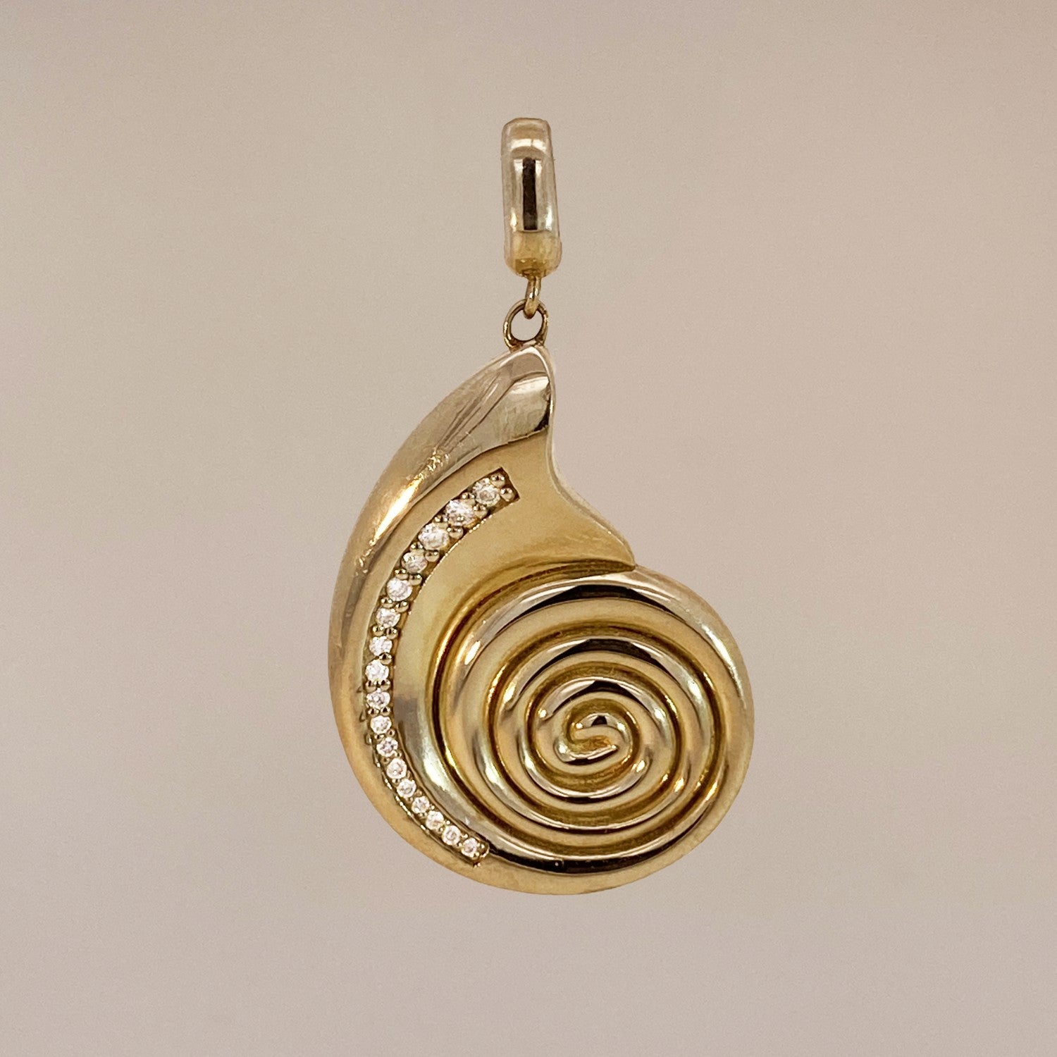 Oro schelp hanger