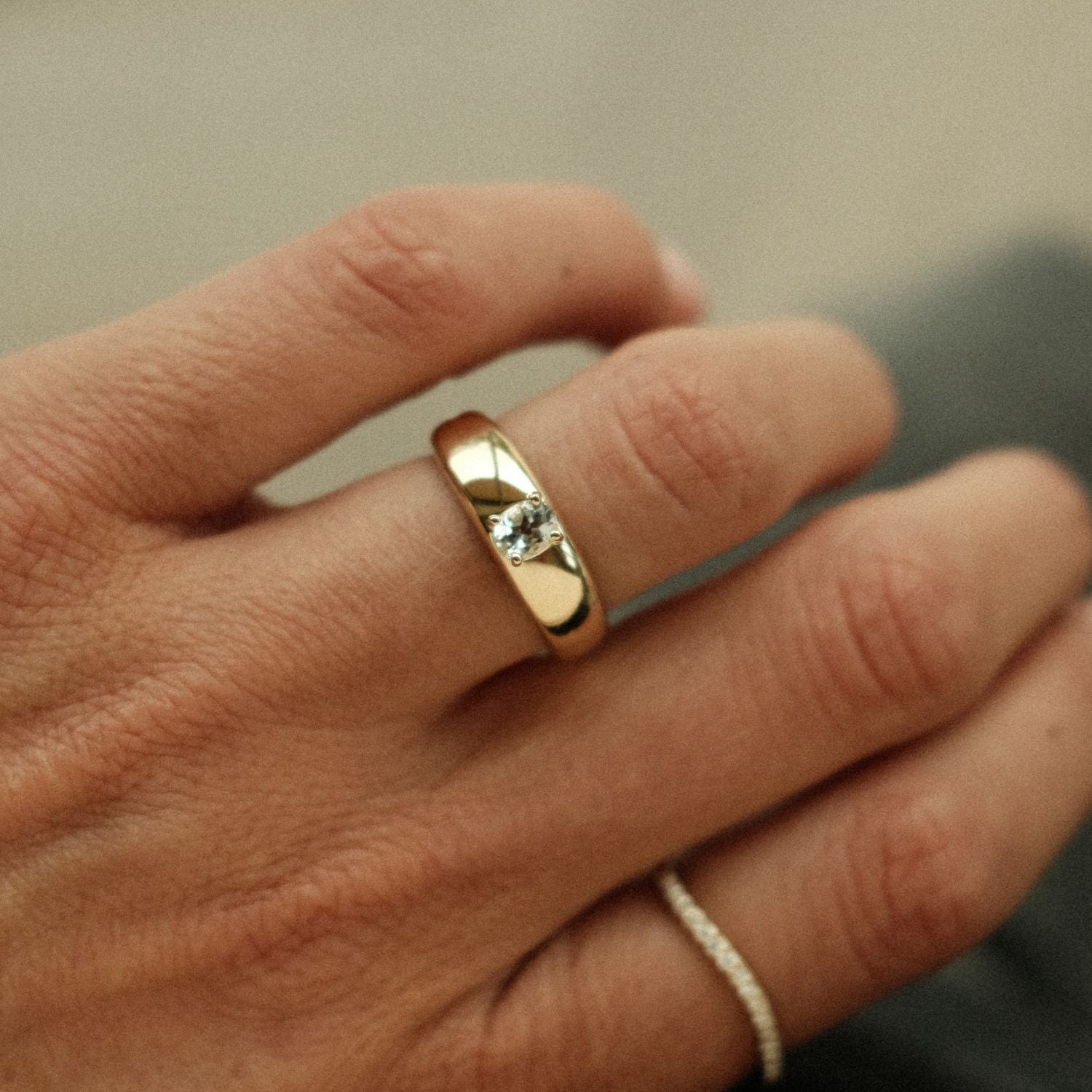 Oval Aquamarine Ring Gold