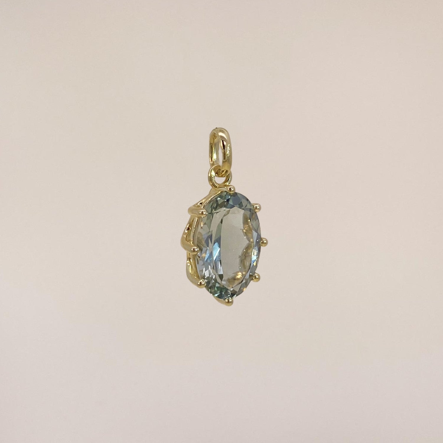 Oval cut green amethyst pendant