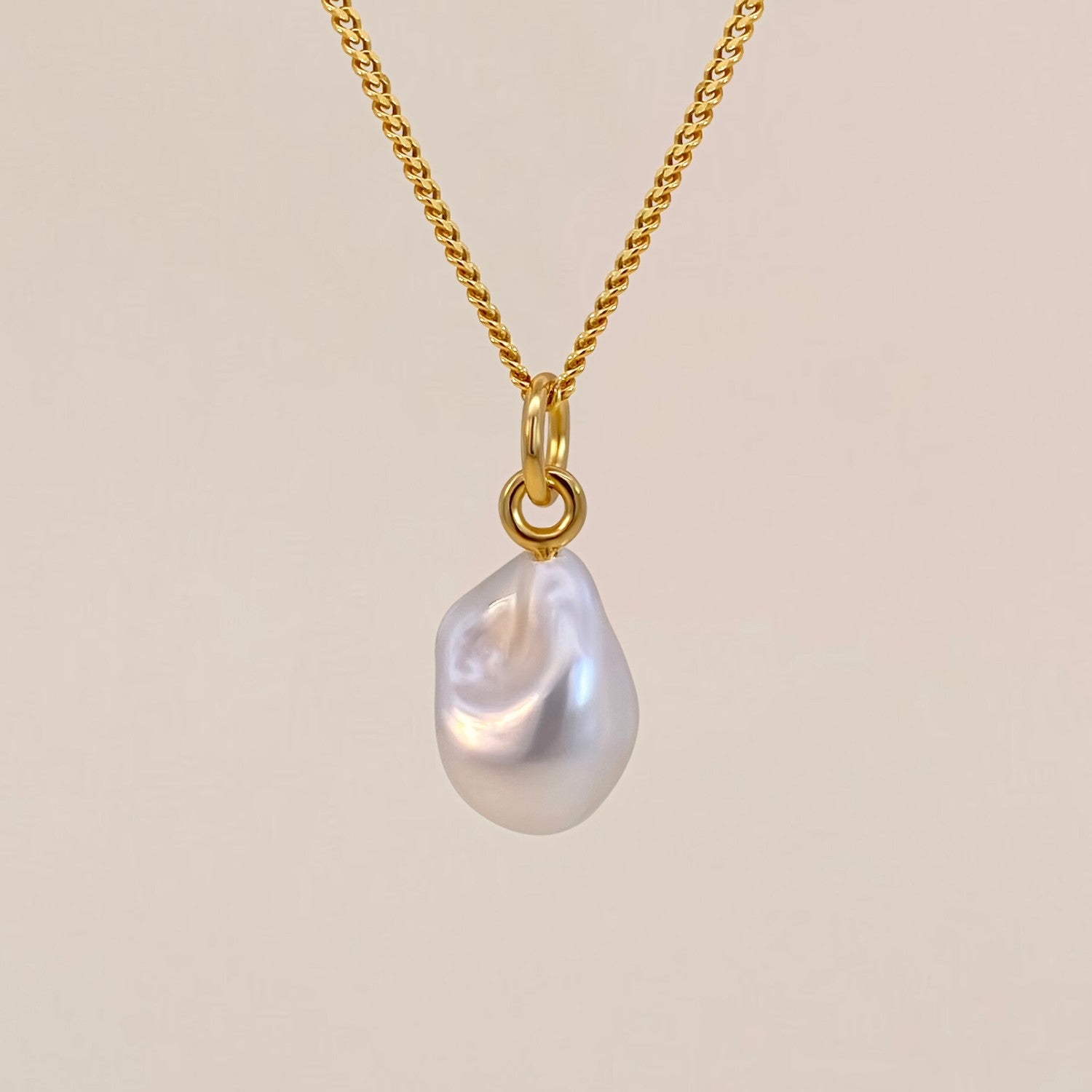 Pearl charm