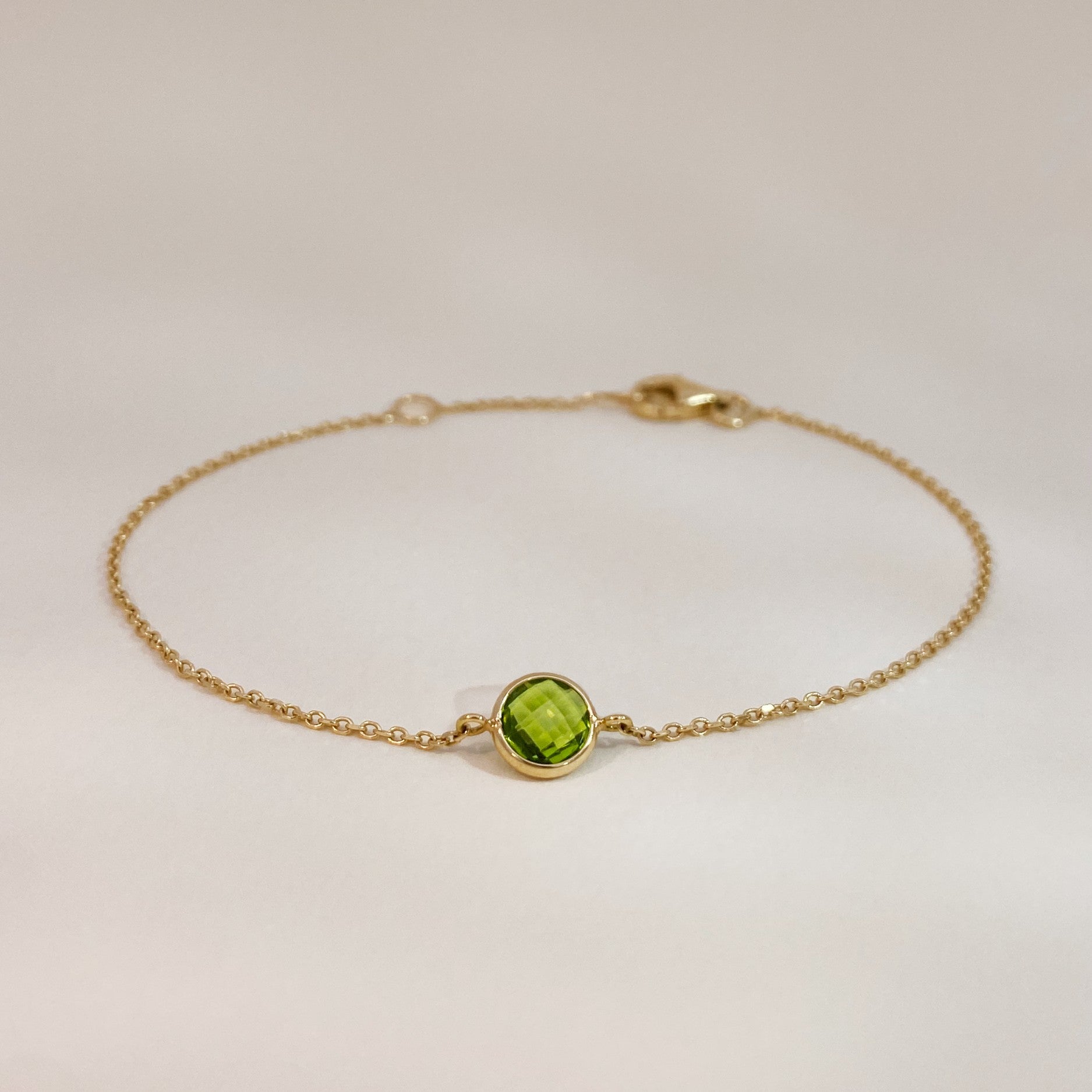 Fine Peridot Bracelet Oro Jewels - Main Image