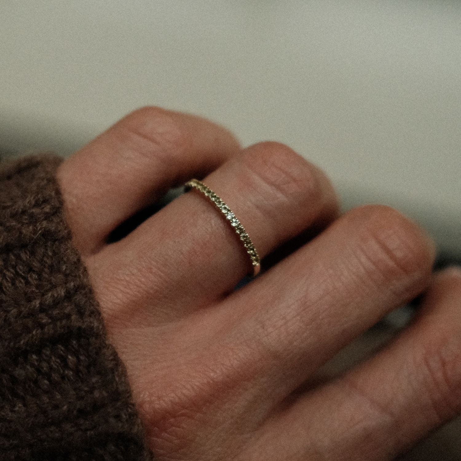 Rij ring met groene peridoot