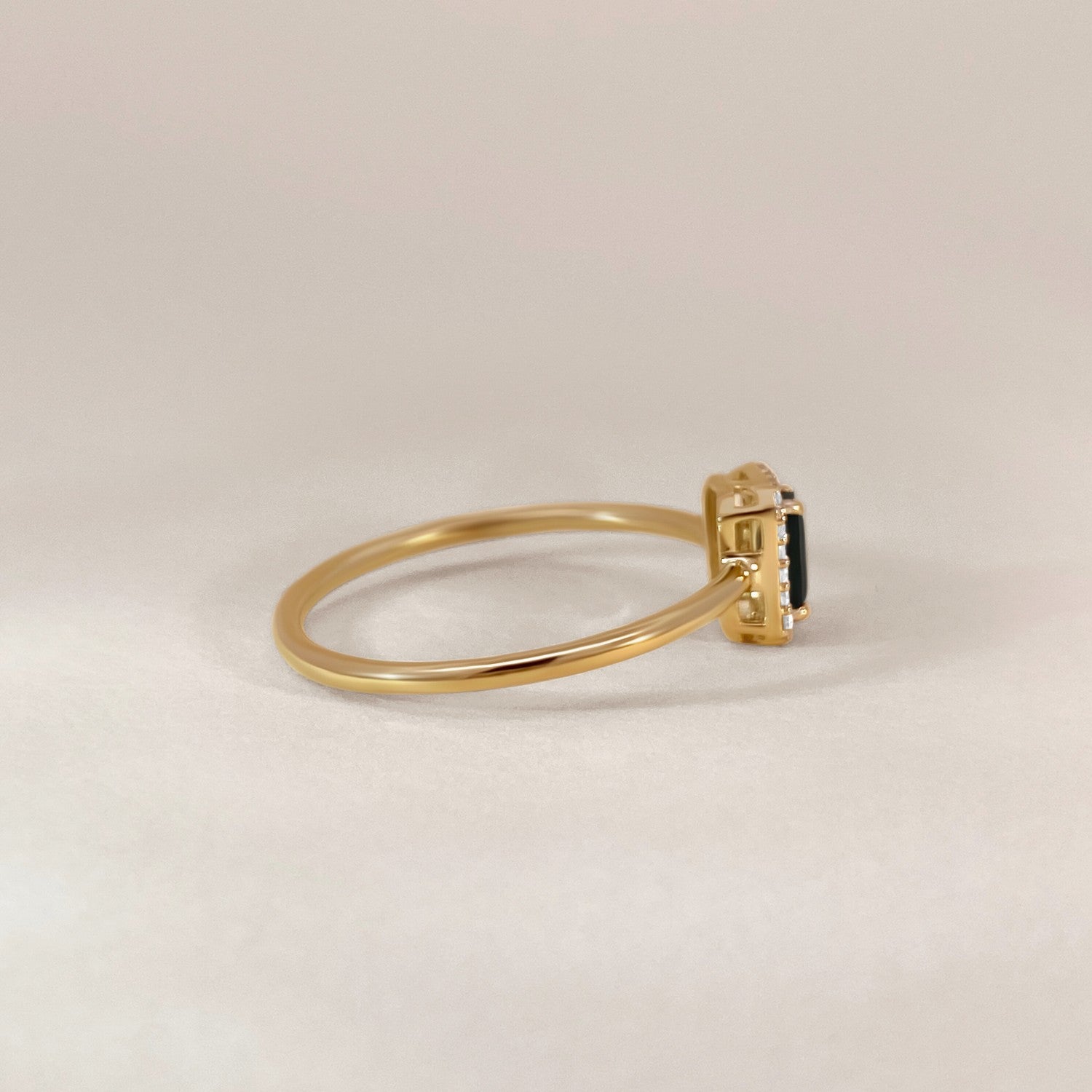 Ring met saffier steen