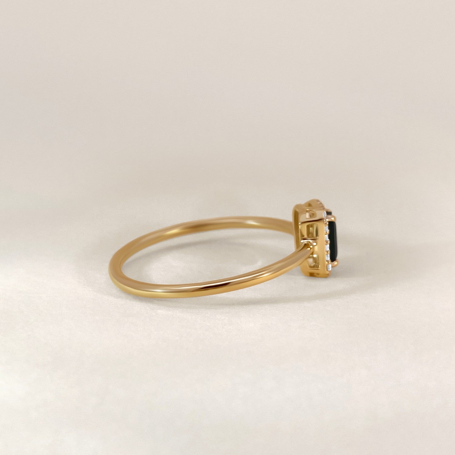 Ring met saffier steen