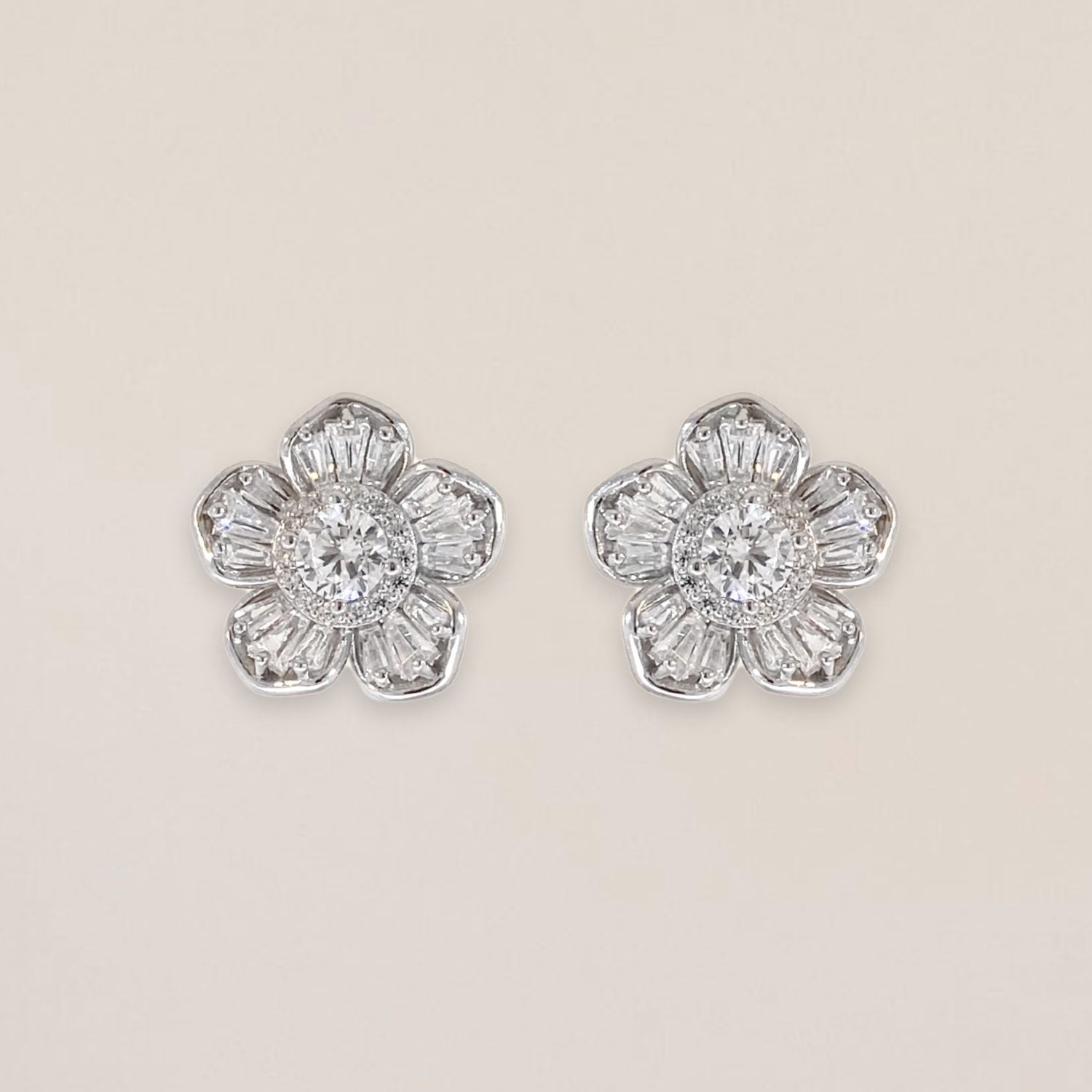 Silver Flower Earrings Oro Jewels