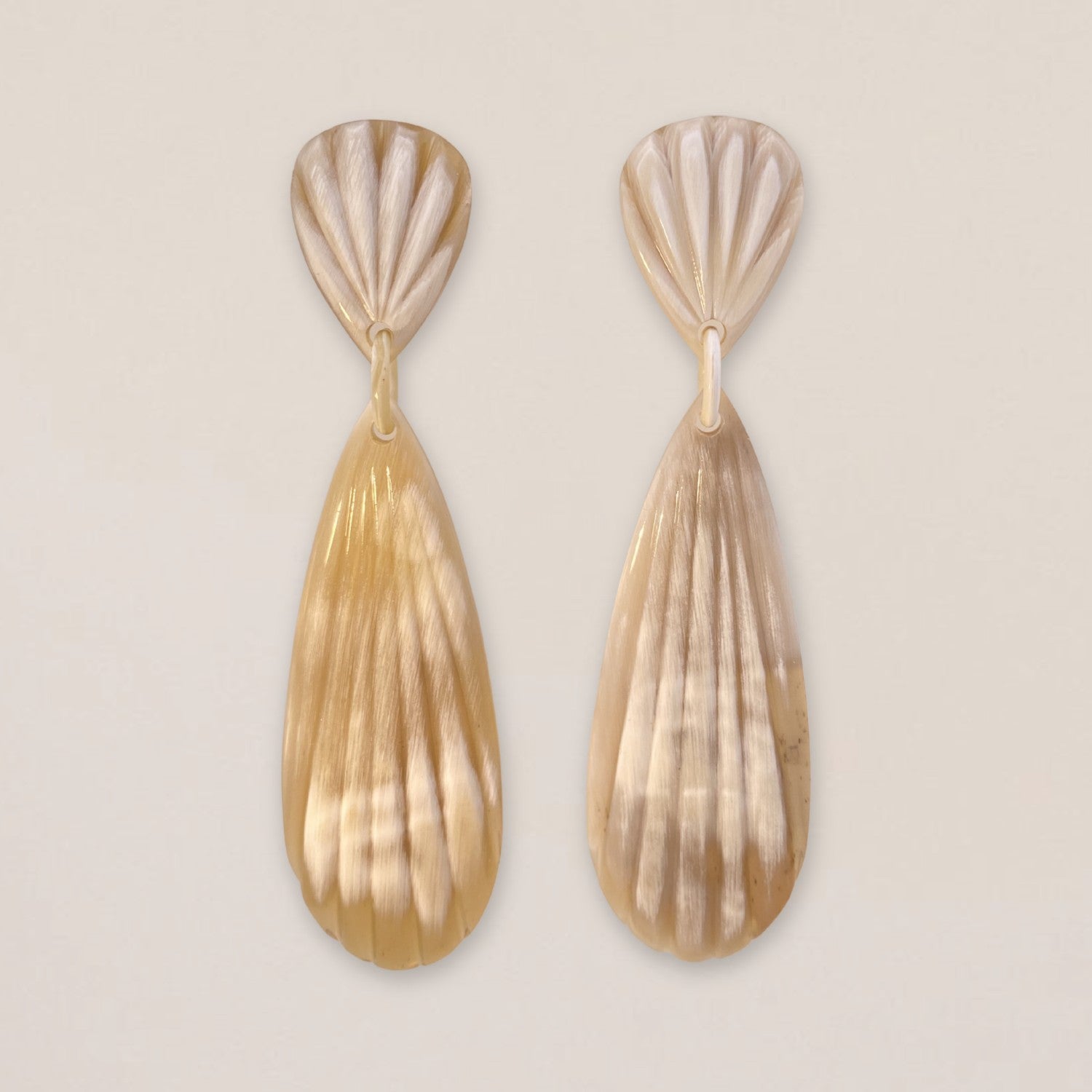 Statement Shell Earrings Cream