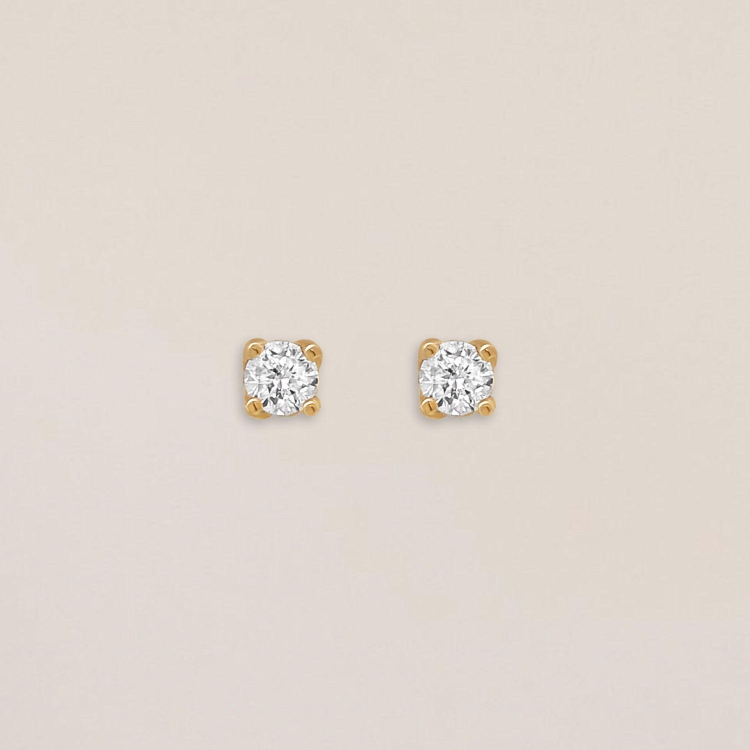 Studs met briljant diamant