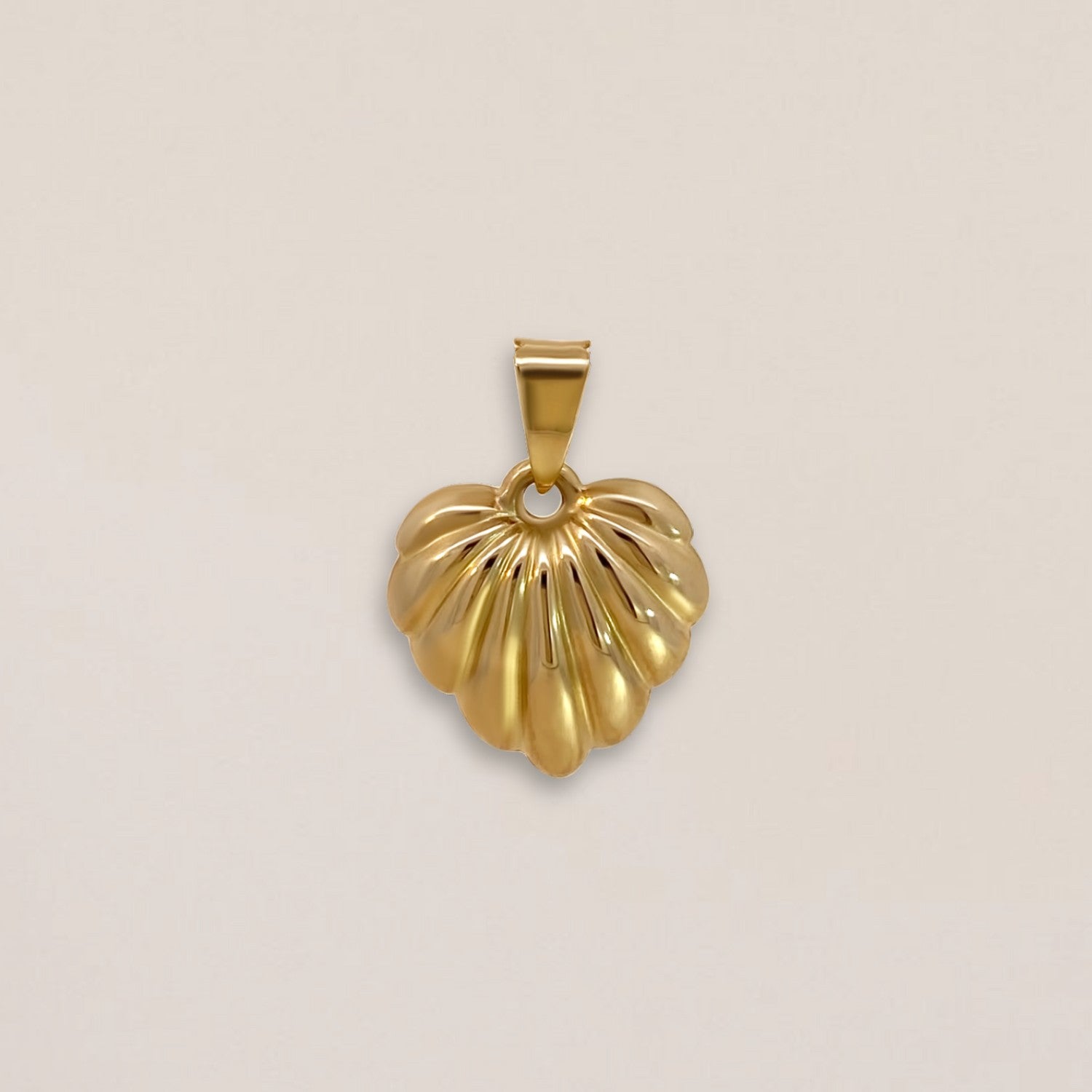 Wavy heart large pendant