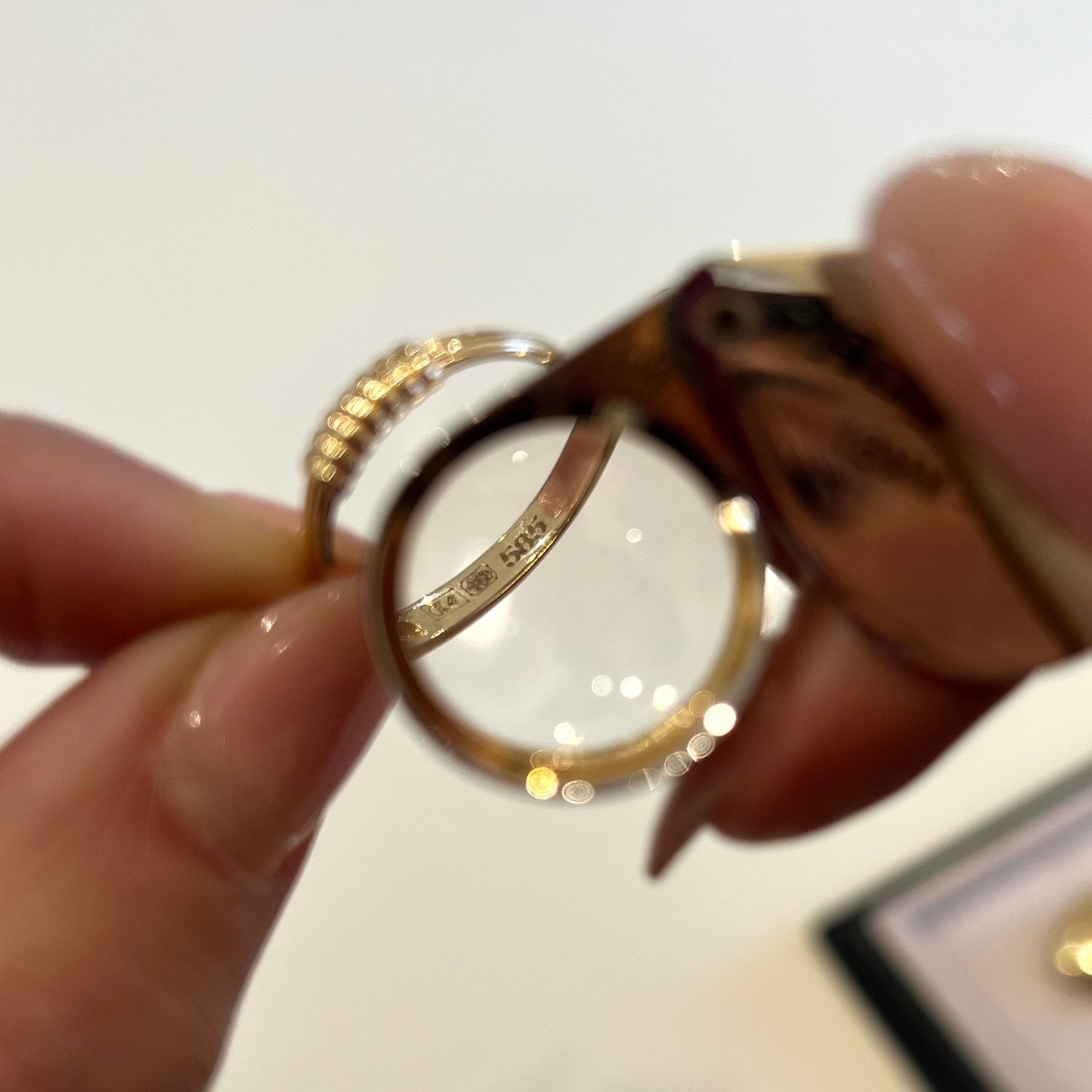 Hoe je echt goud herkent aan het goudmerk | Oro Jewels