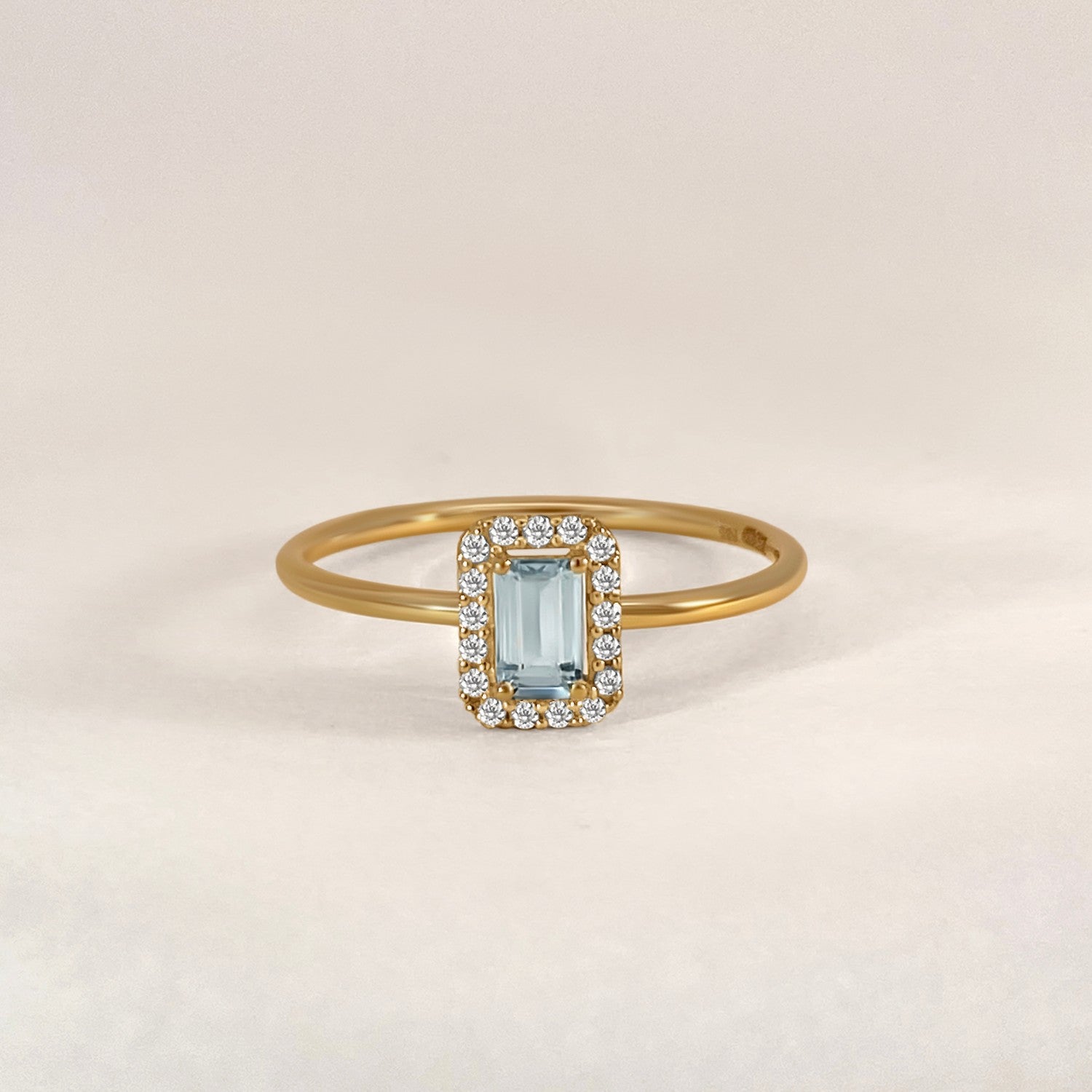 Aquamarijn & Diamant Halo Ring
