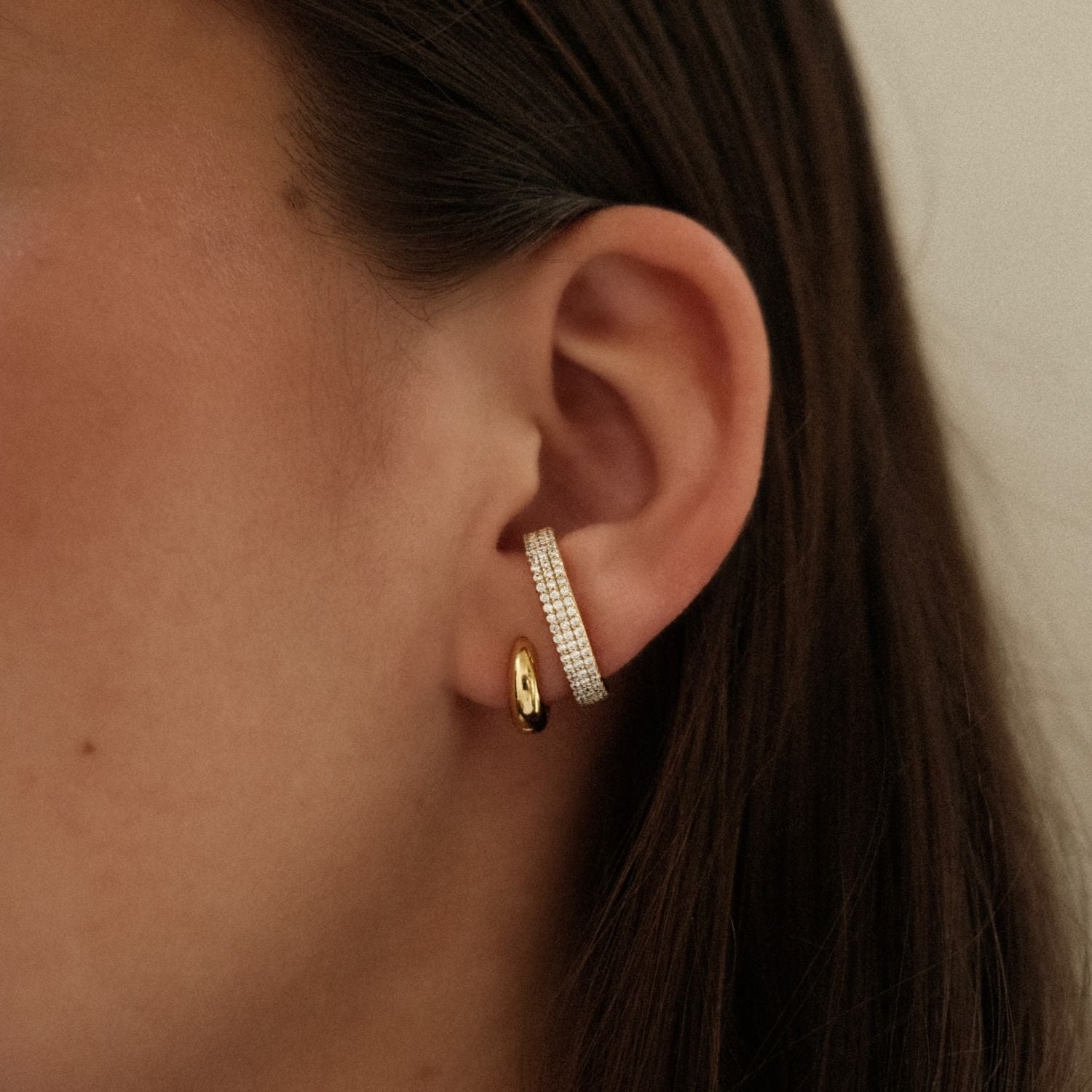 Bold Spark Suspender en Teardrop Hoops