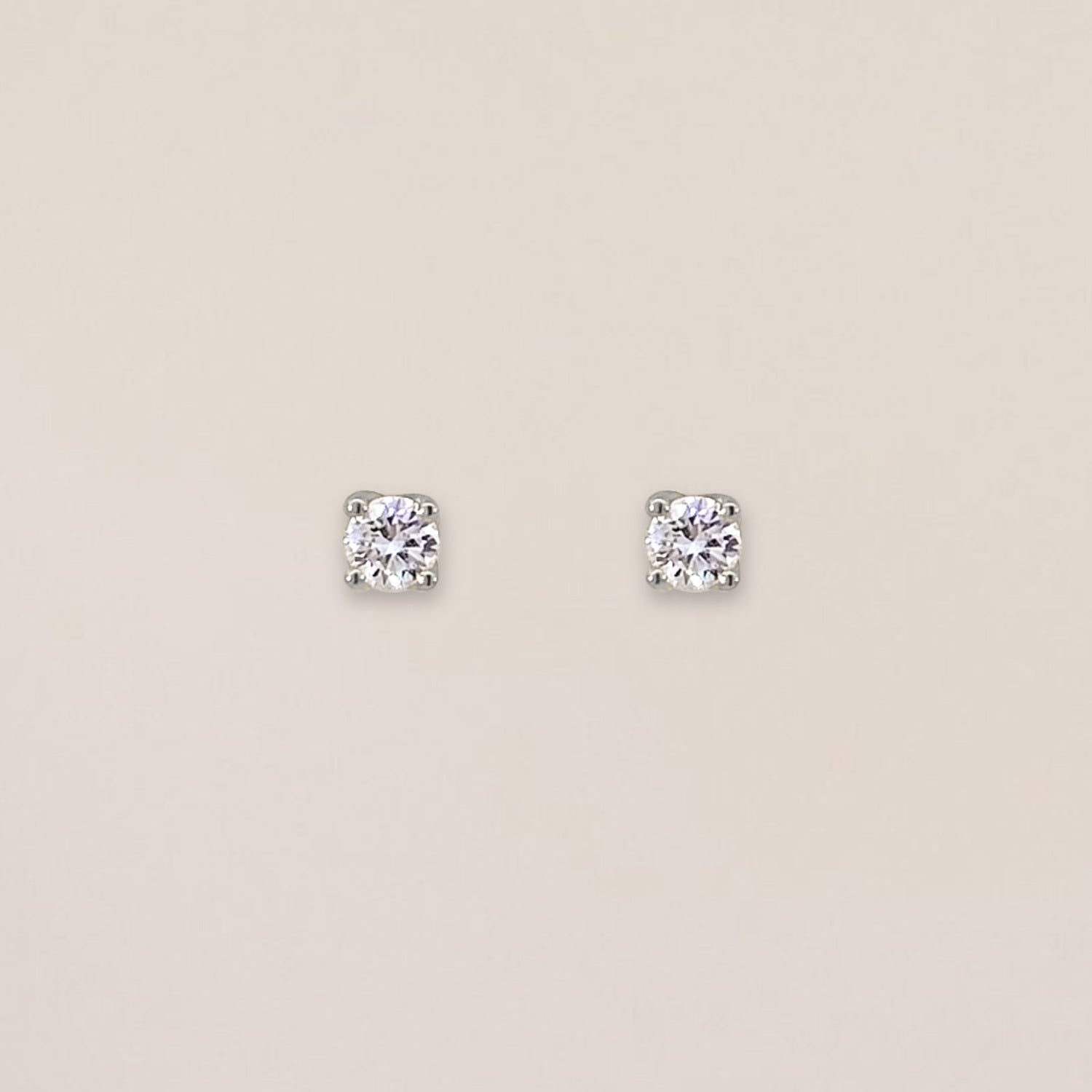 Brilliant Diamond Studs White Gold