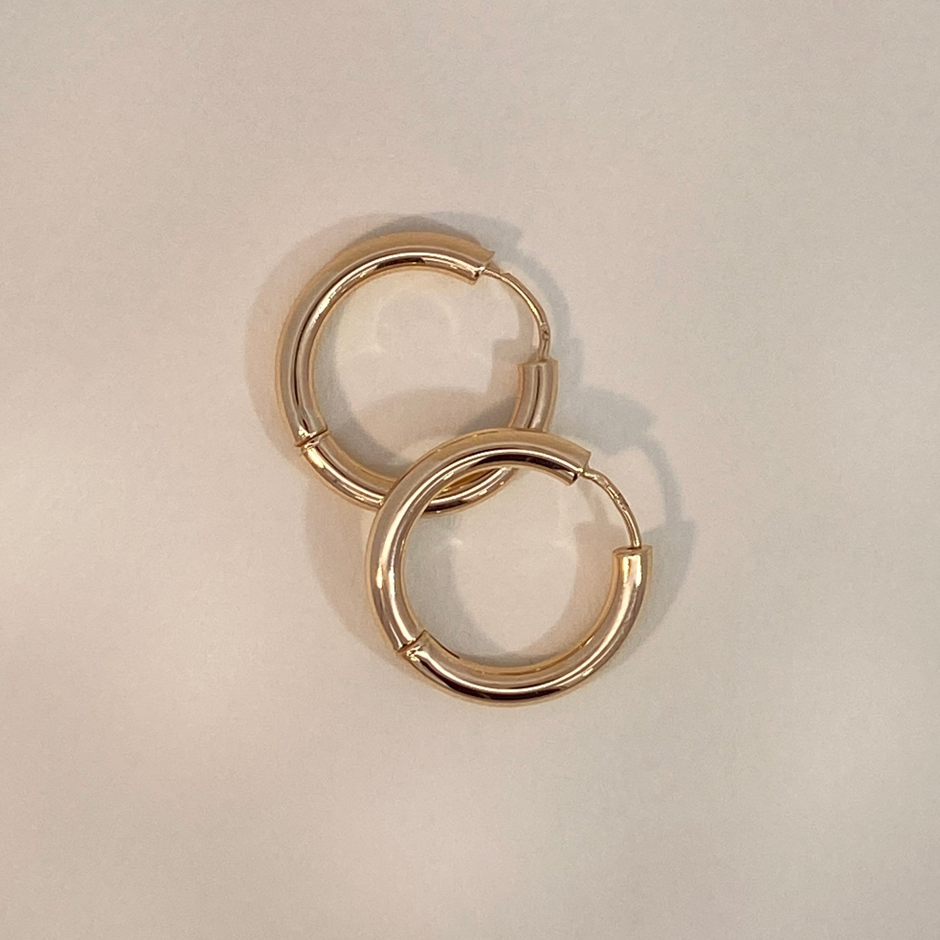 Classic Hoops Medium - Gold – Saint Valentine Jewellery