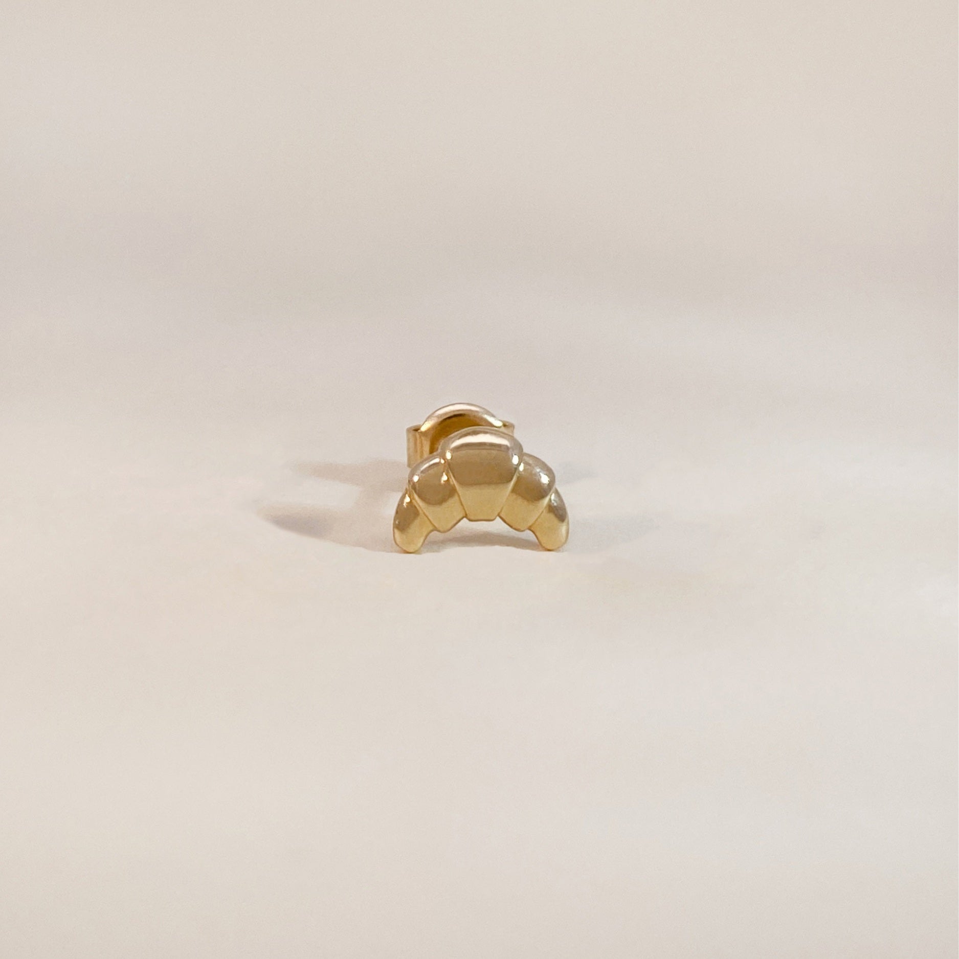 Croissant Stud