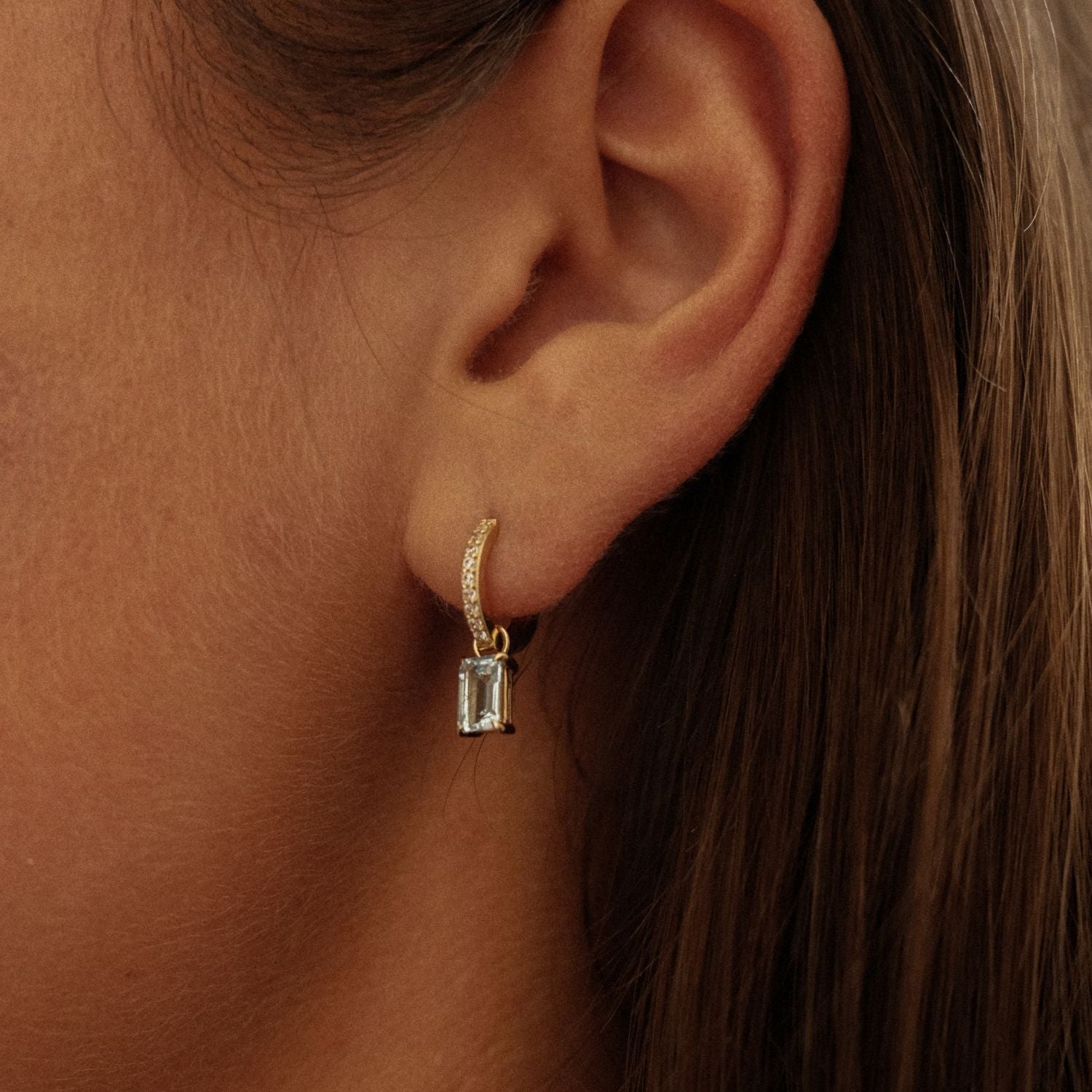 Diamanten oorbellen met topaas