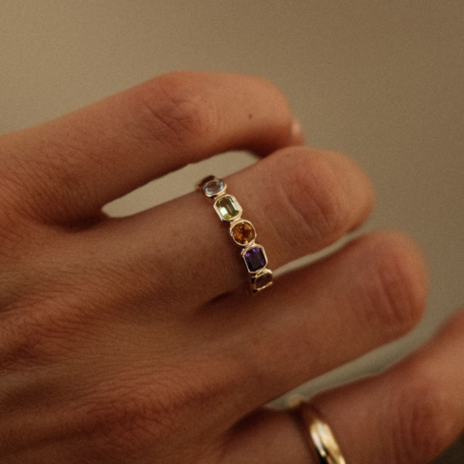Edelsteen regenboog ring
