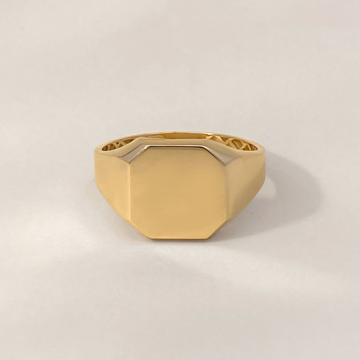 Essential Signet Ring | Oro Jewels