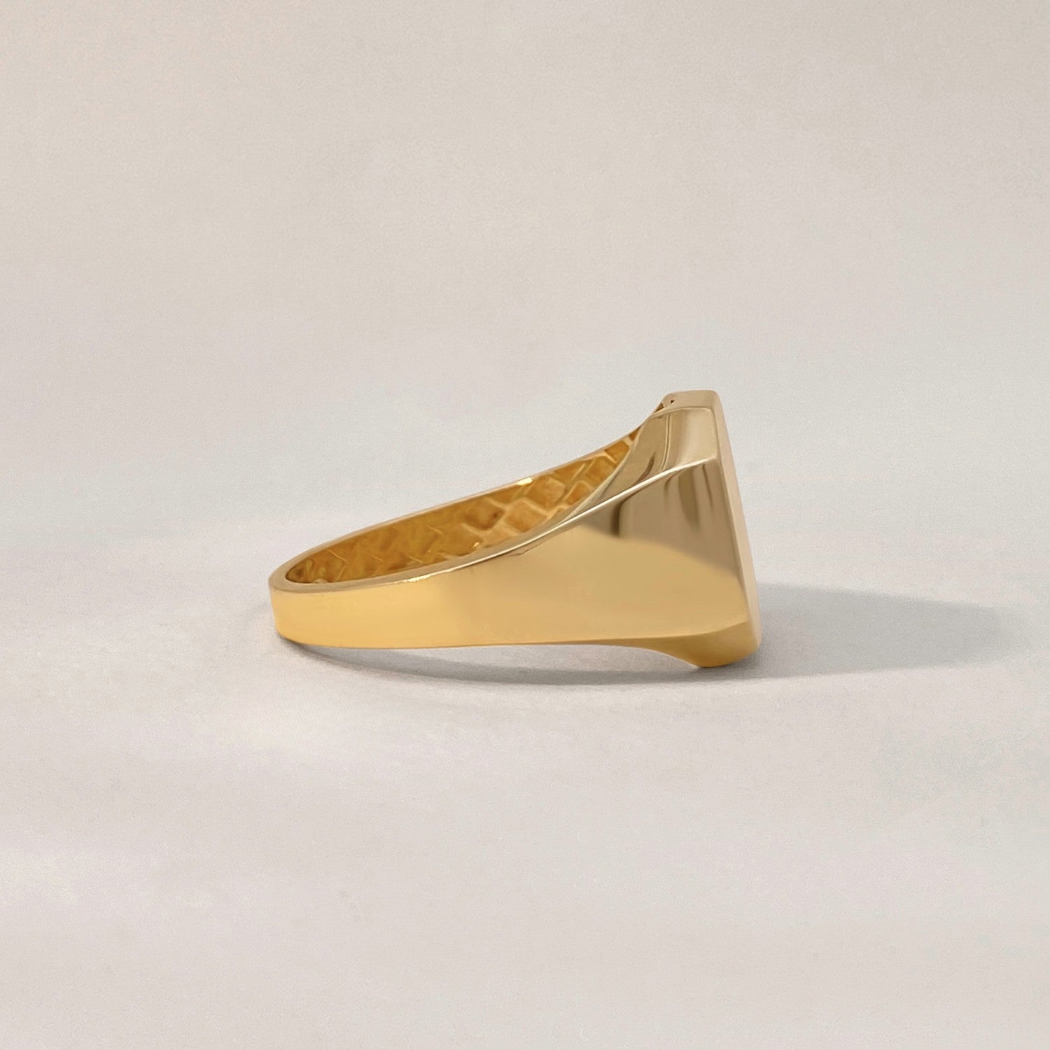 Essential Signet Ring | Oro Jewels