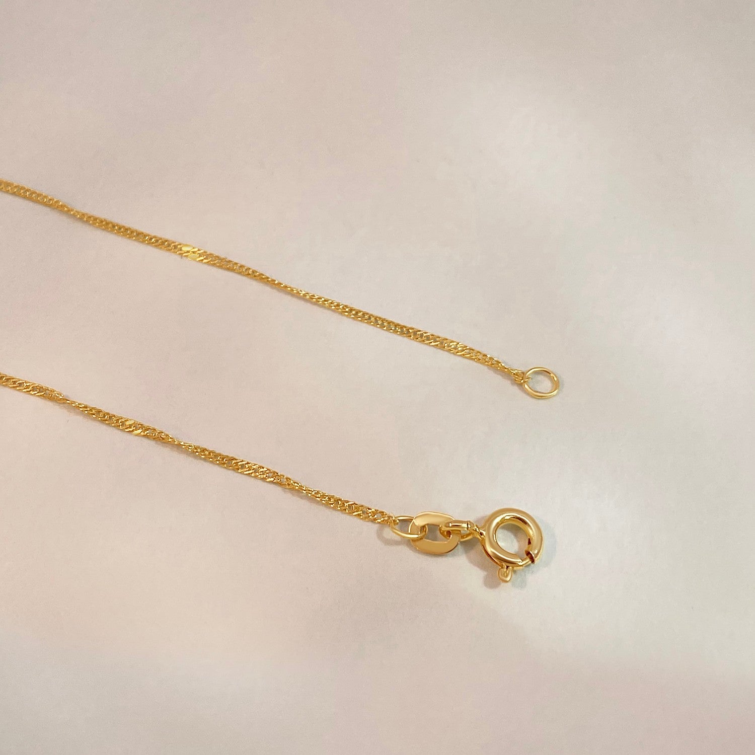 Fijne ketting gedraaid