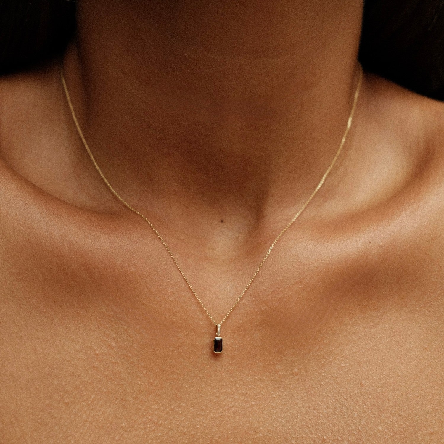 Fijne ketting met geboortesteen en diamant
