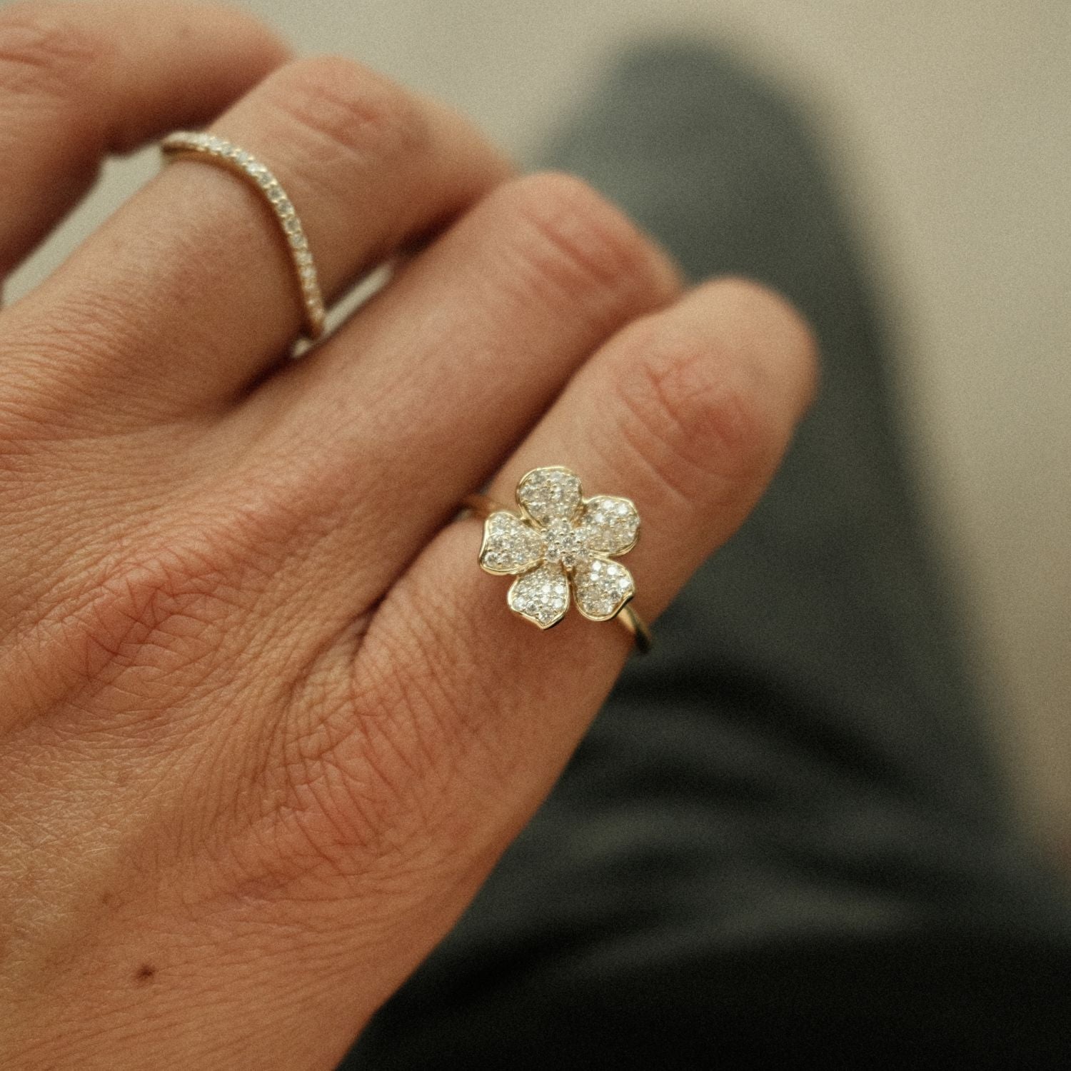 Flower diamond ring