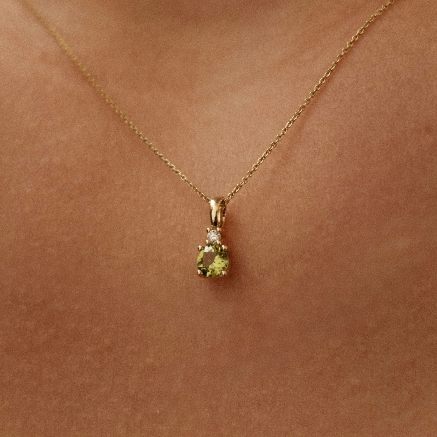 Geboortesteen bedel met diamant goud
