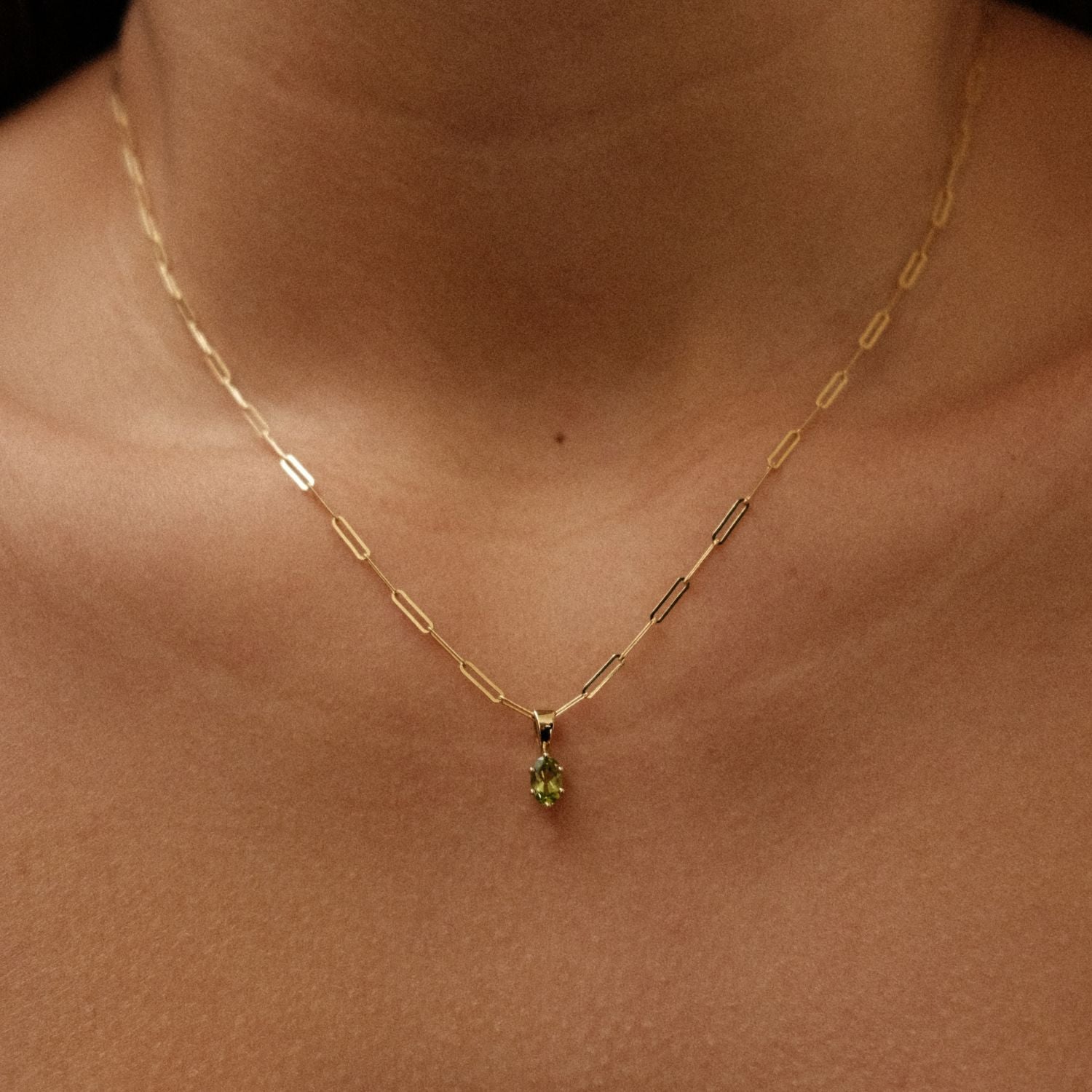Geboortesteen bedel met ketting peridot