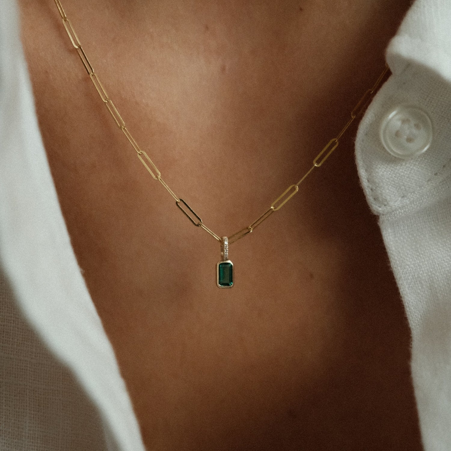 Geboortesteen hanger smaragd diamant