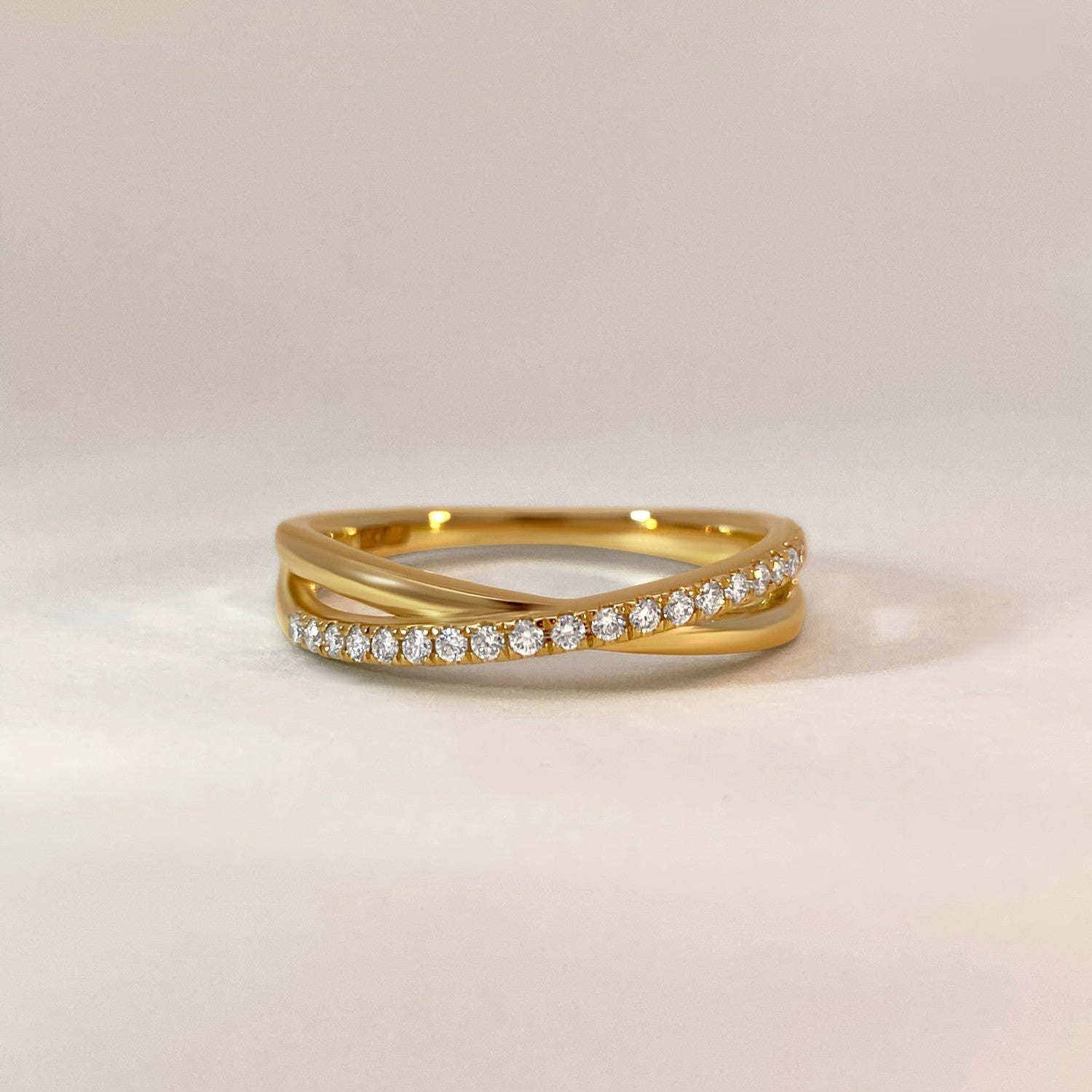 Gedraaide diamant ring