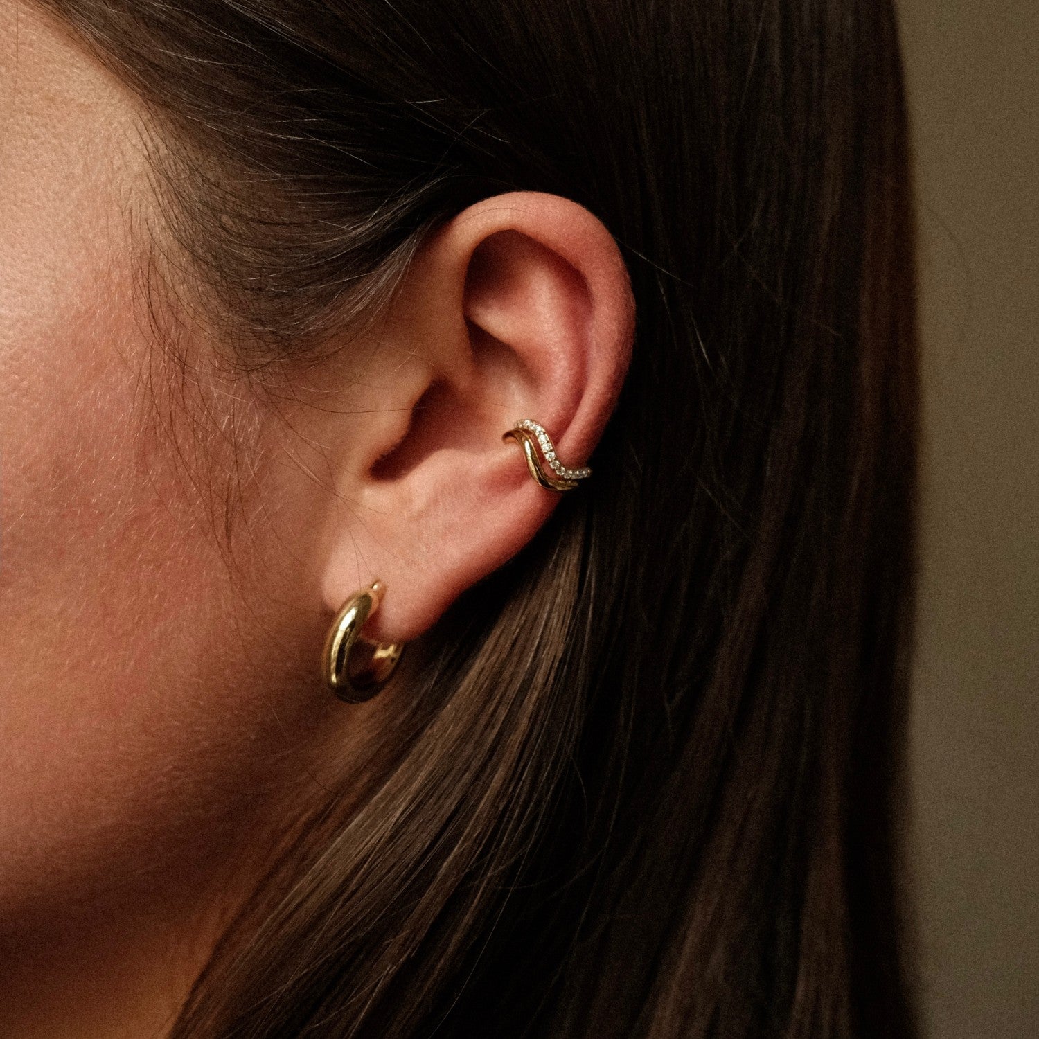 Golvende ear cuff stack